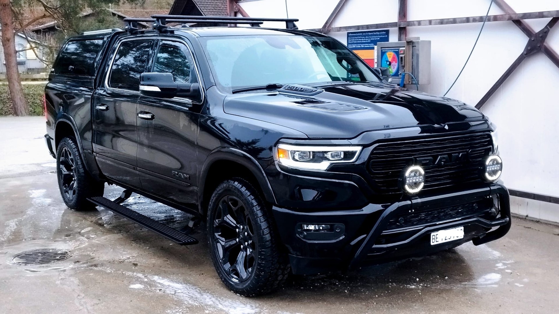 DODGE 1500 5.7L V8 HEMI 4x4 Limited-image-5