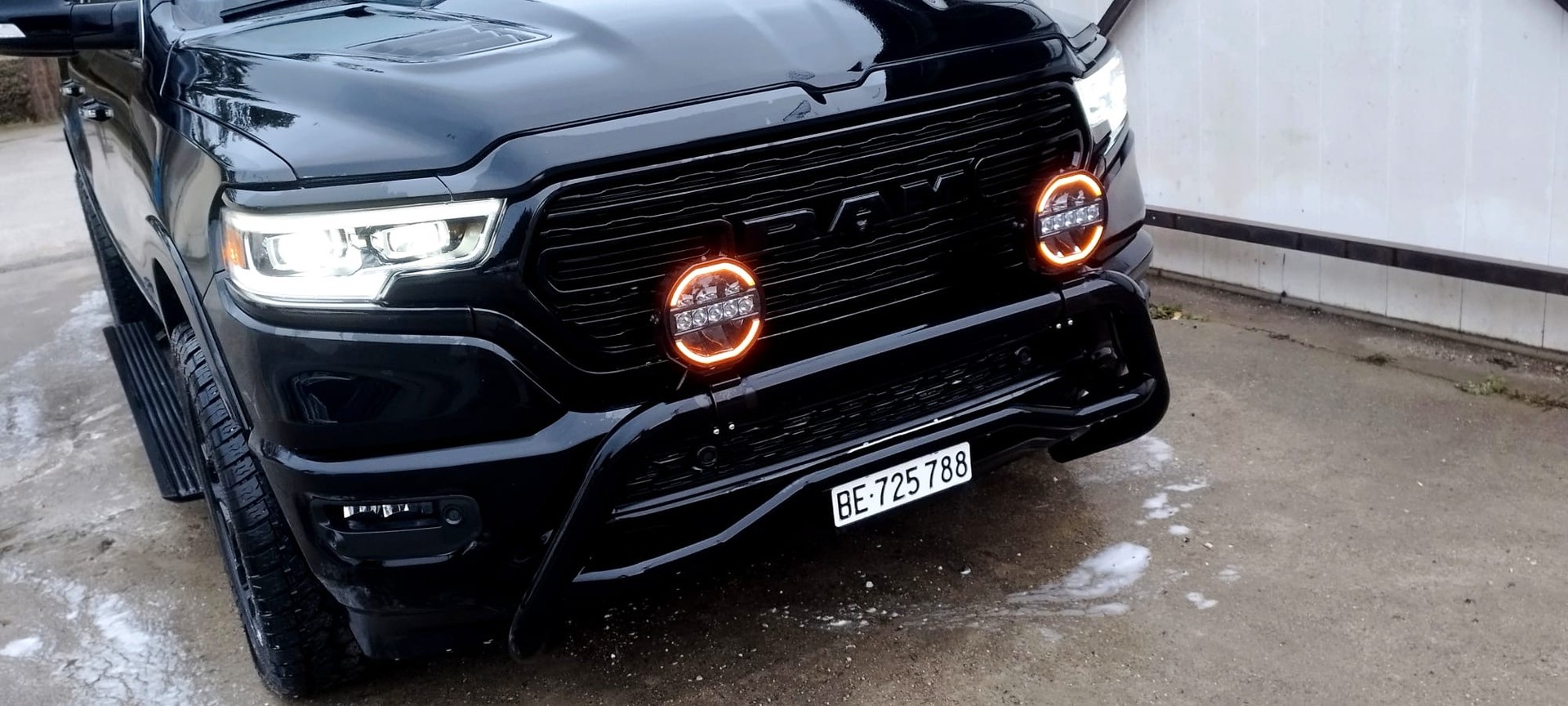DODGE 1500 5.7L V8 HEMI 4x4 Limited-image-4