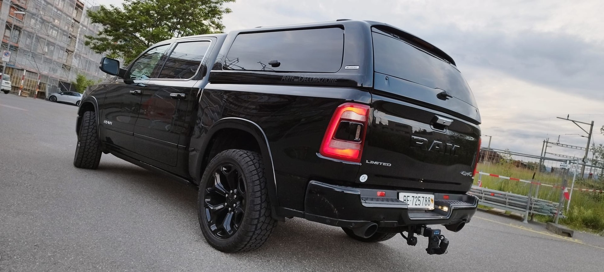 DODGE 1500 5.7L V8 HEMI 4x4 Limited-image-7