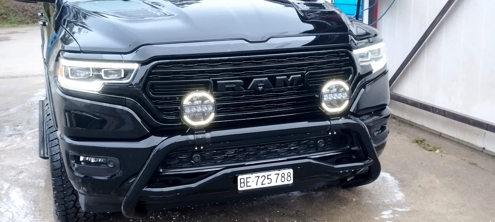 DODGE 1500 5.7L V8 HEMI 4x4 Limited-image-3