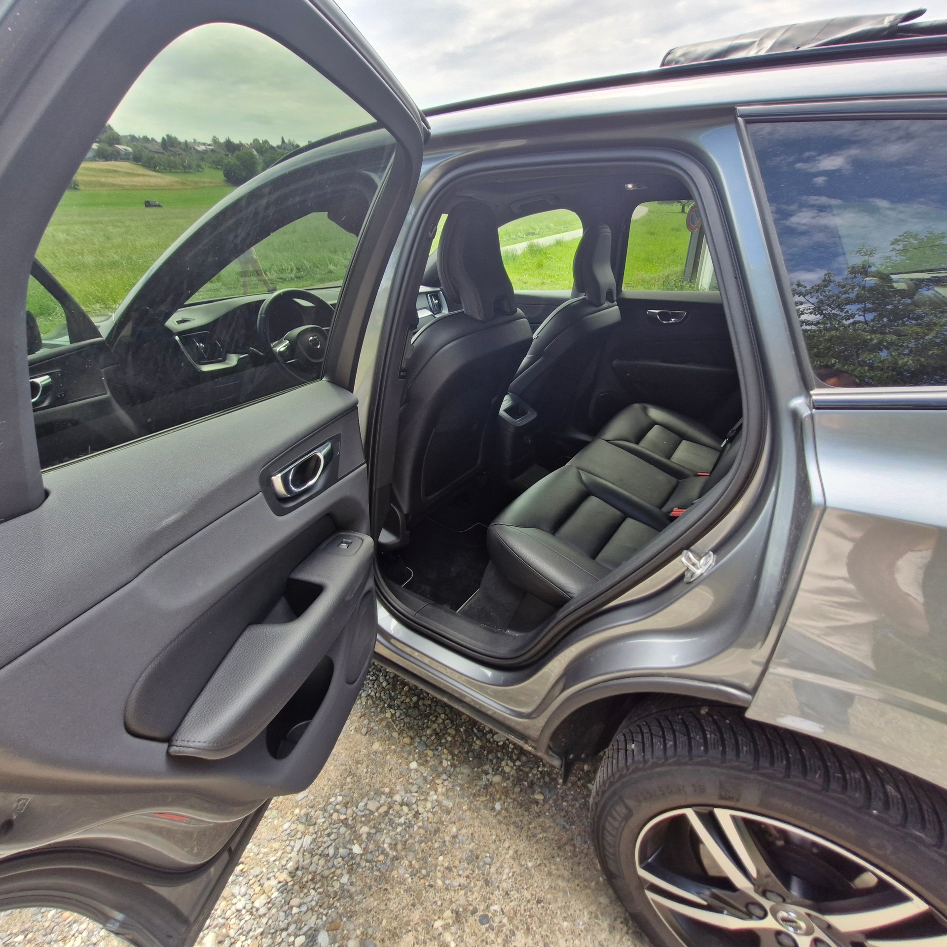 VOLVO 2.0 T8 TE R-Design eAWD-image-7