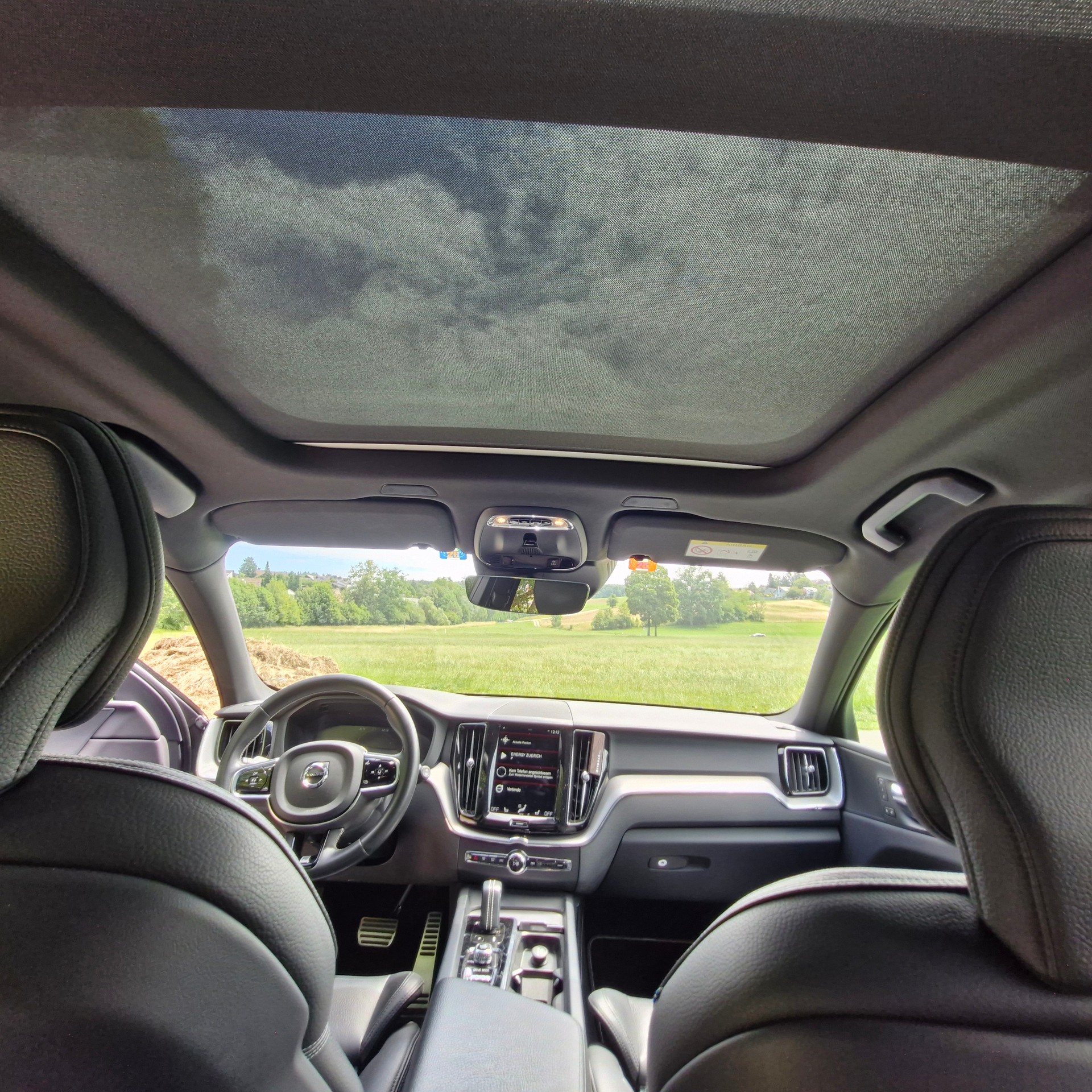 VOLVO 2.0 T8 TE R-Design eAWD-image-3