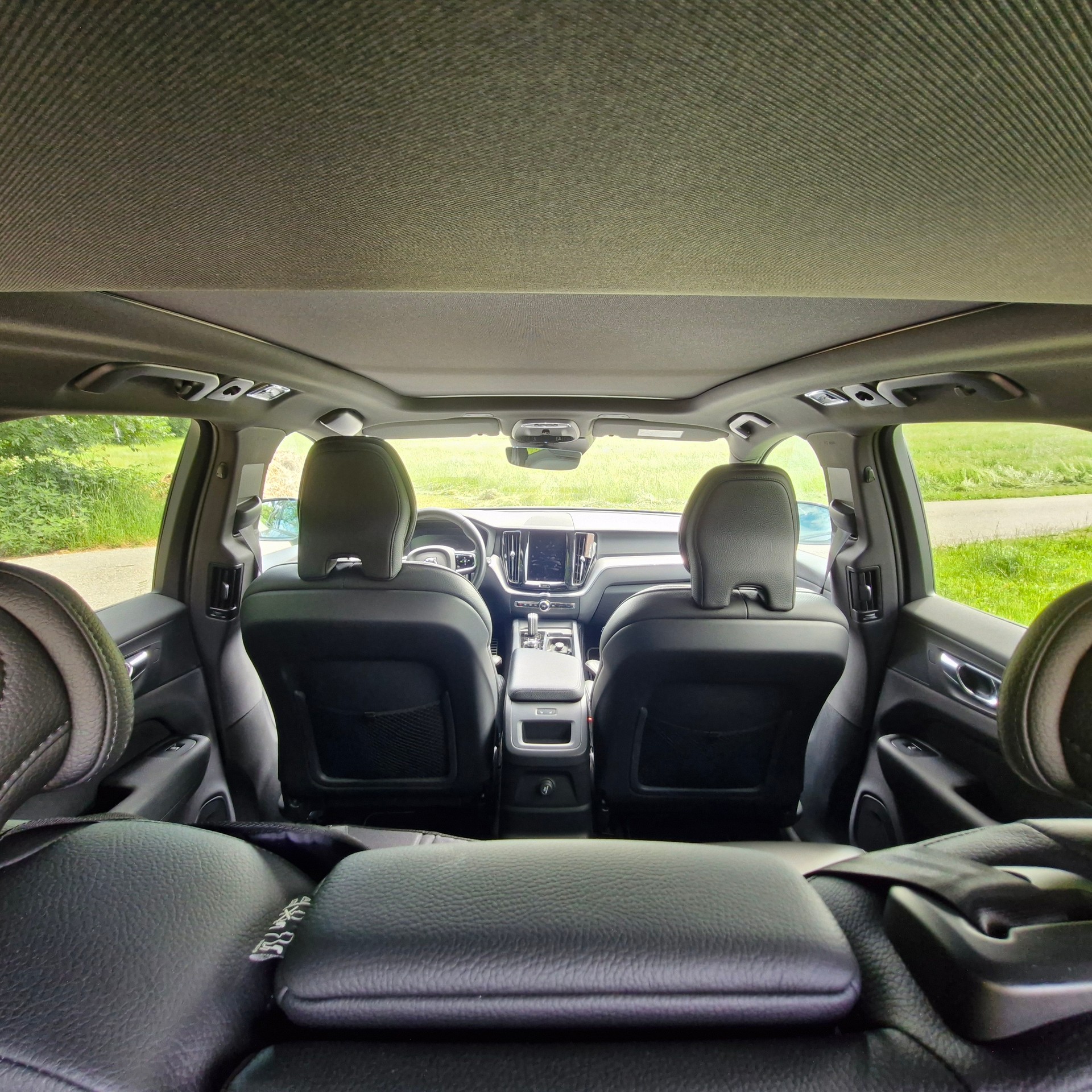 VOLVO 2.0 T8 TE R-Design eAWD-image-4