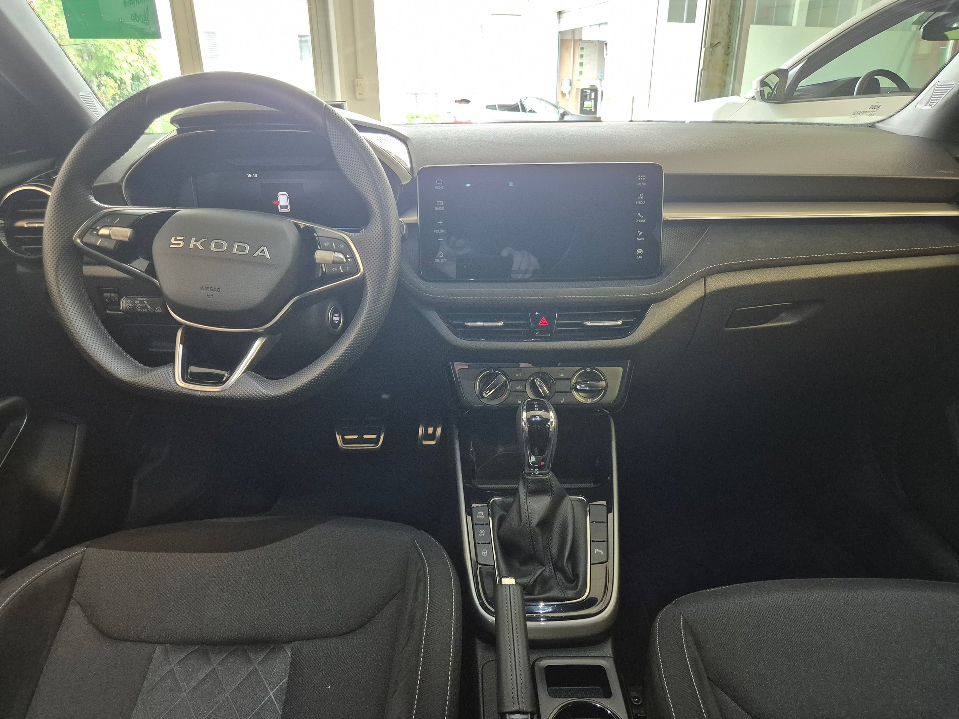 SKODA Fabia 1.0 TSI Selection DSG-image-3