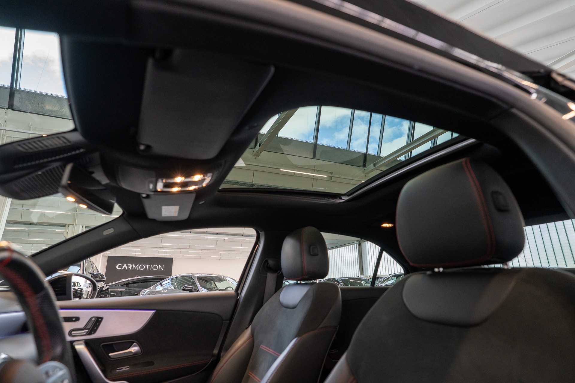 MERCEDES-BENZ A 35 AMG 4matic Limousine / CH-Fahrzeug / Panorama / el.Sitze-image-9