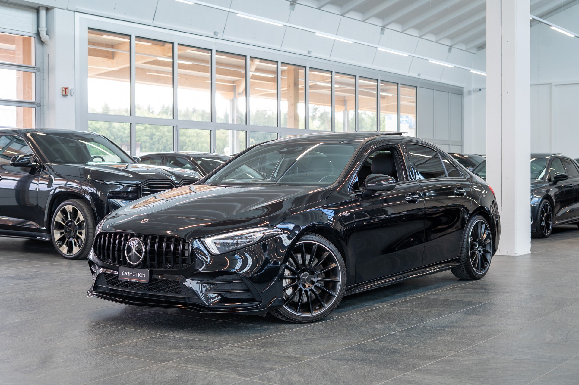 MERCEDES-BENZ A 35 AMG 4matic Limousine / CH-Fahrzeug / Panorama / el.Sitze