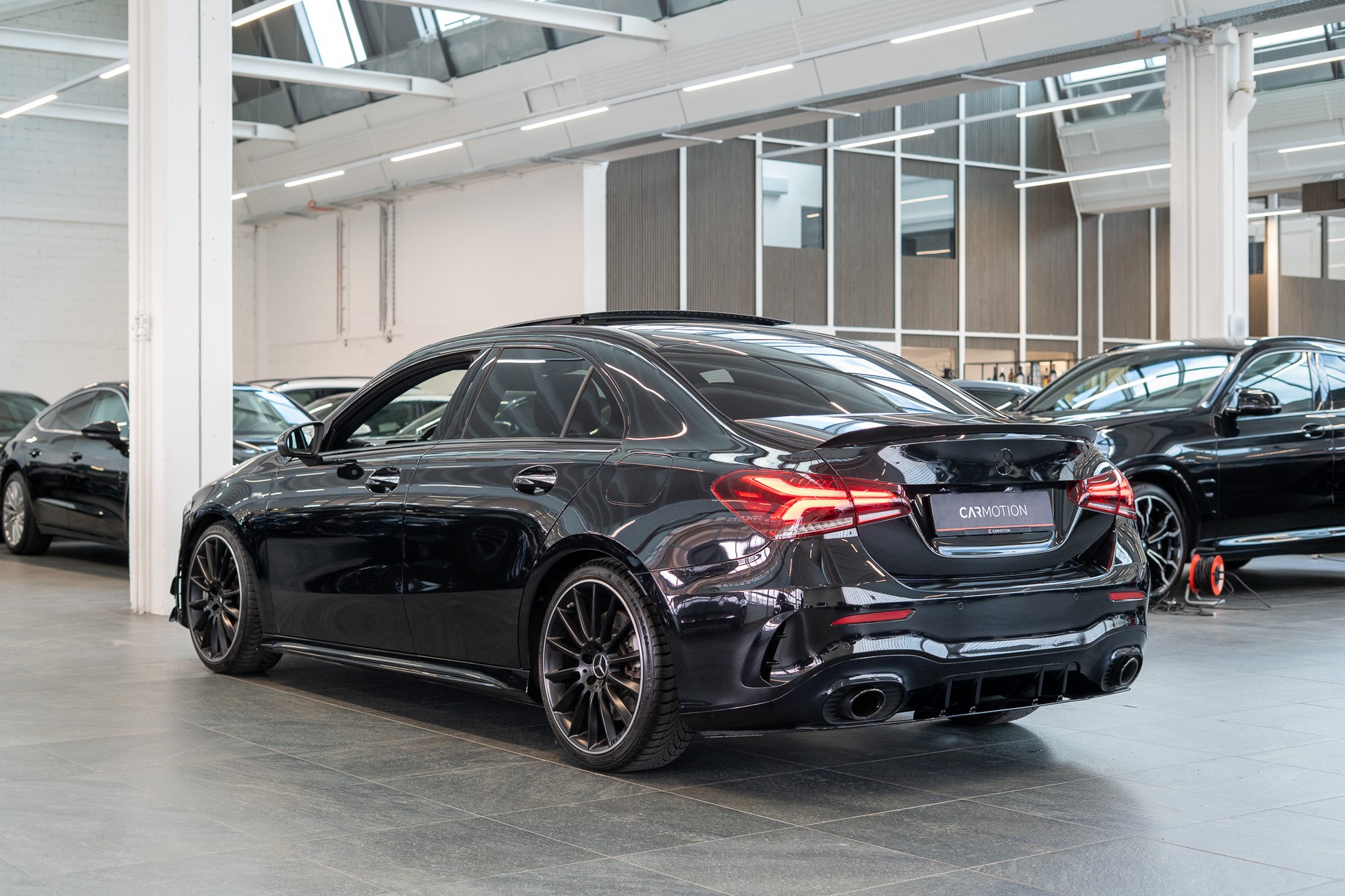 MERCEDES-BENZ A 35 AMG 4matic Limousine / CH-Fahrzeug / Panorama / el.Sitze-image-7