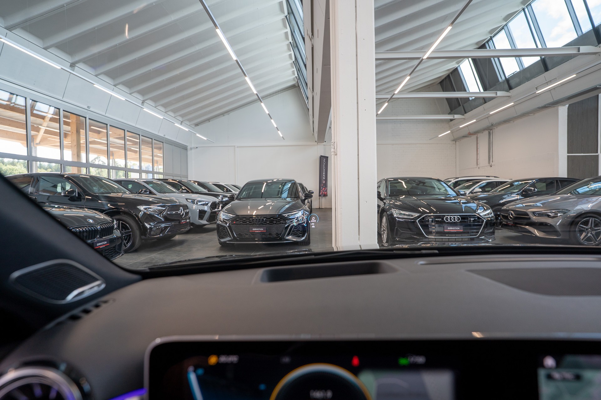 MERCEDES-BENZ A 35 AMG 4matic Limousine / CH-Fahrzeug / Panorama / el.Sitze-image-21