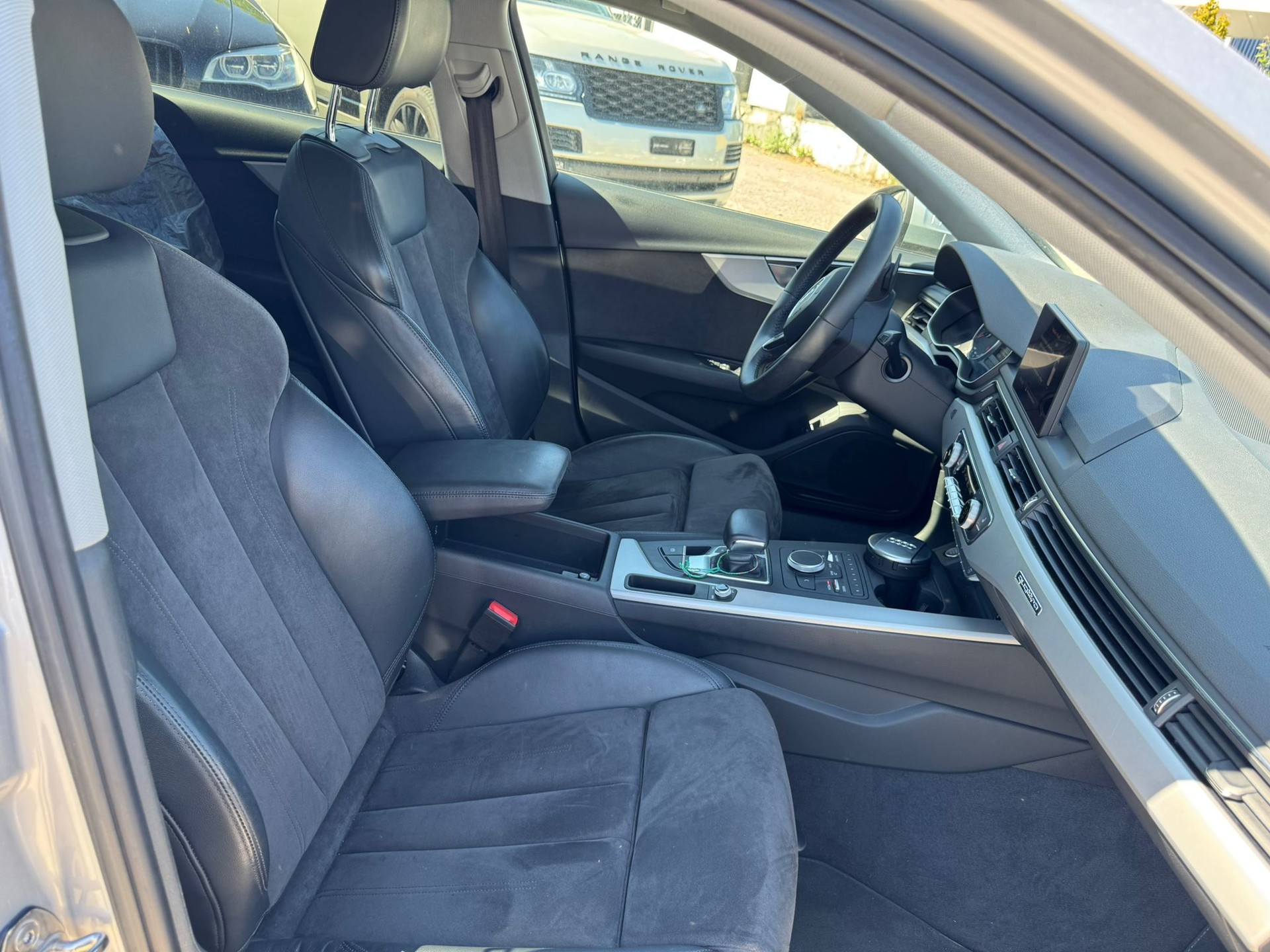 AUDI A4 Avant 40 TDI Sport quattro S-tronic-image-9