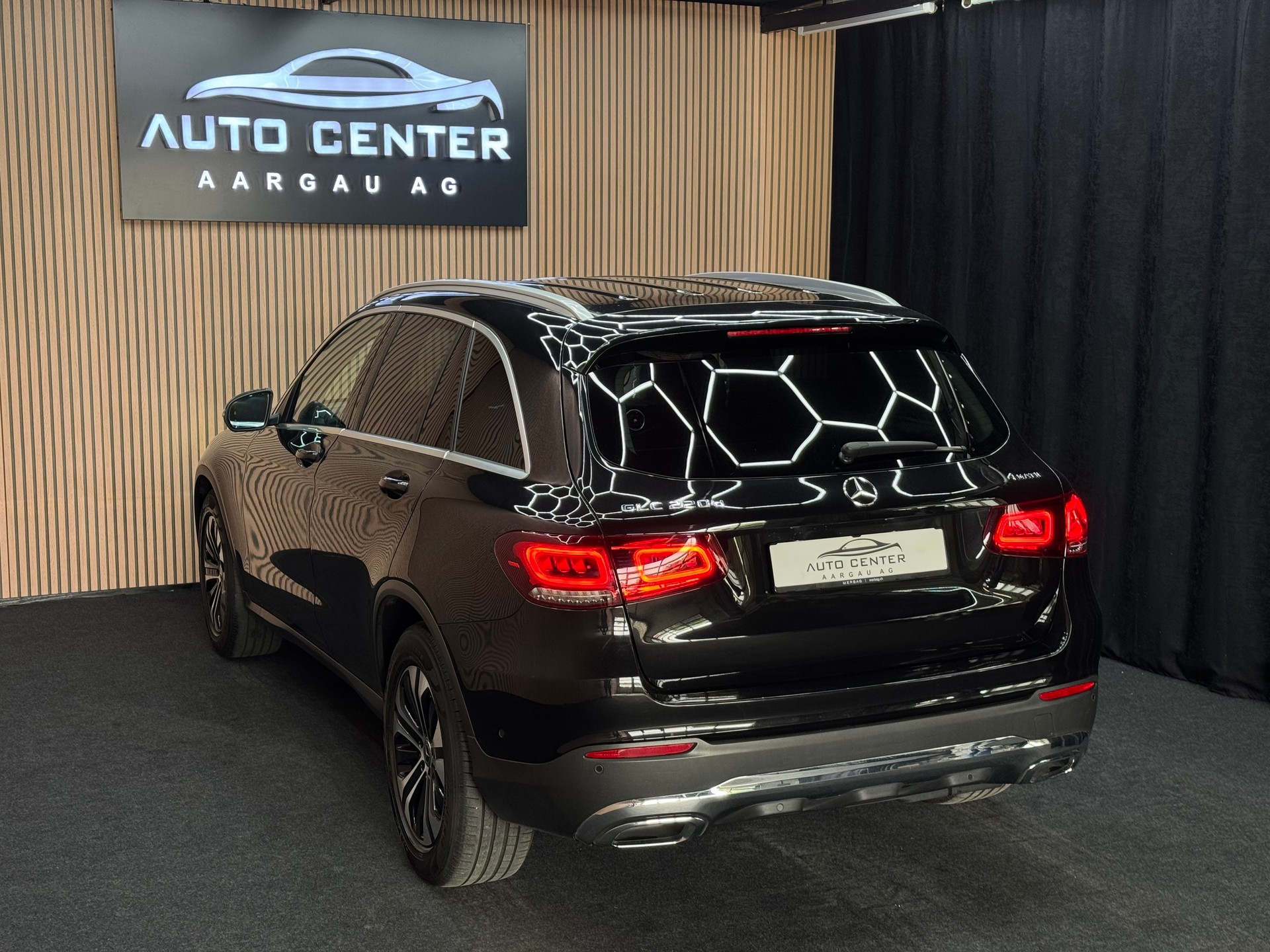 MERCEDES-BENZ GLC 220 d 4m | 1 Jahr Garantie | Facelift | *ab CHF 249.-/ Monat*-image-3