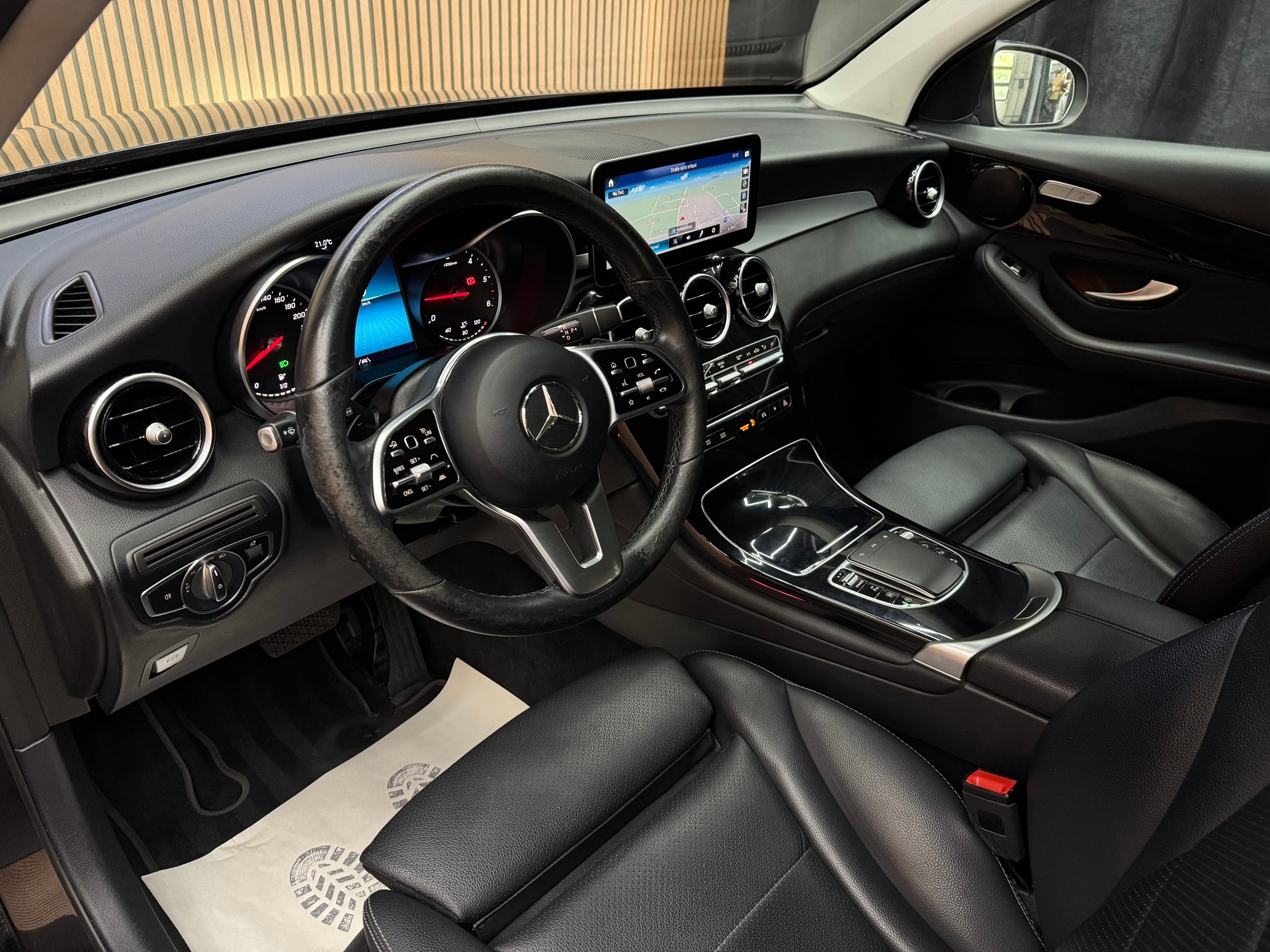 MERCEDES-BENZ GLC 220 d 4m | 1 Jahr Garantie | Facelift | *ab CHF 249.-/ Monat*-image-8