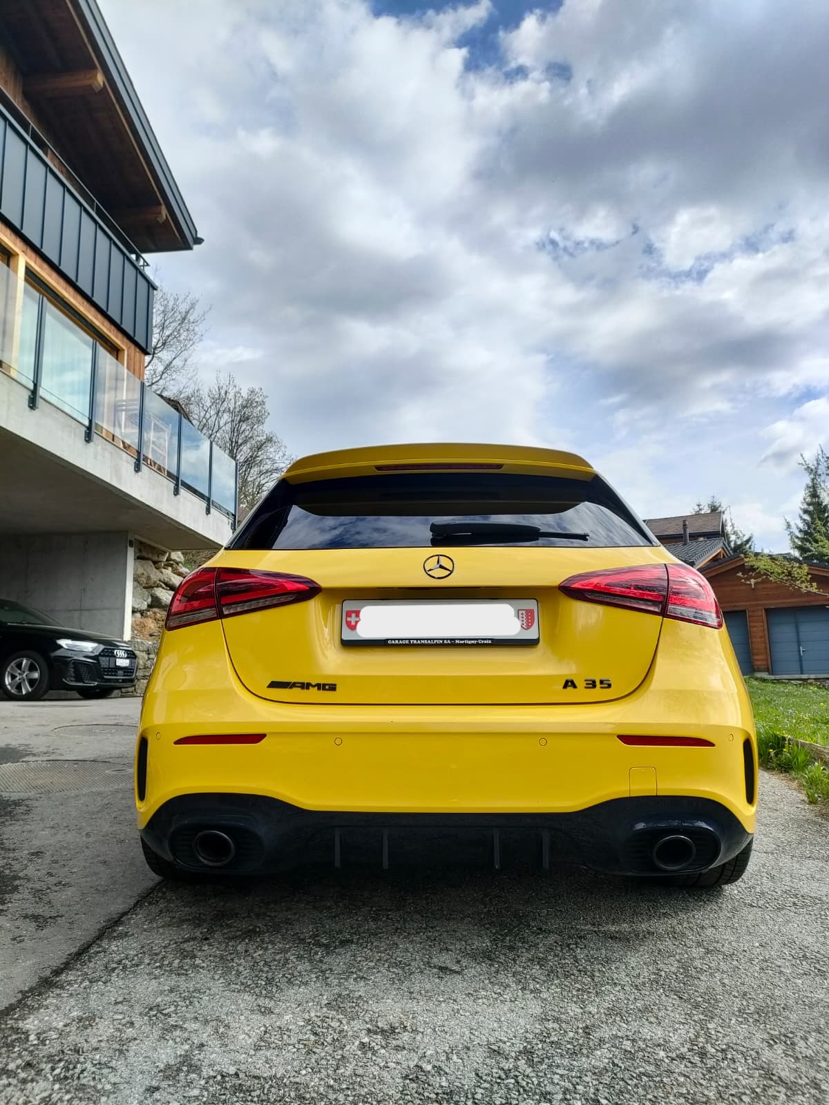 MERCEDES-BENZ A 35 AMG 4matic-image-1
