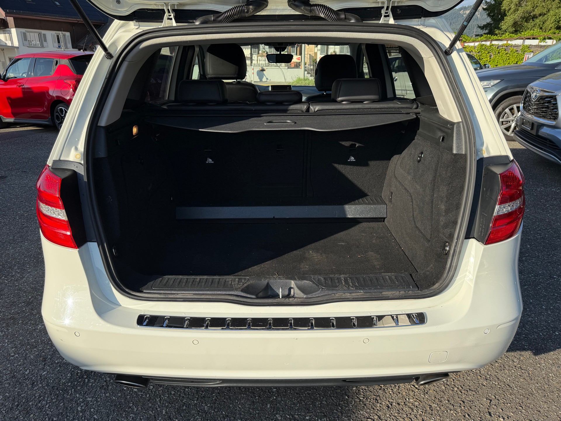 MERCEDES-BENZ B 180 7G-DCT-image-13