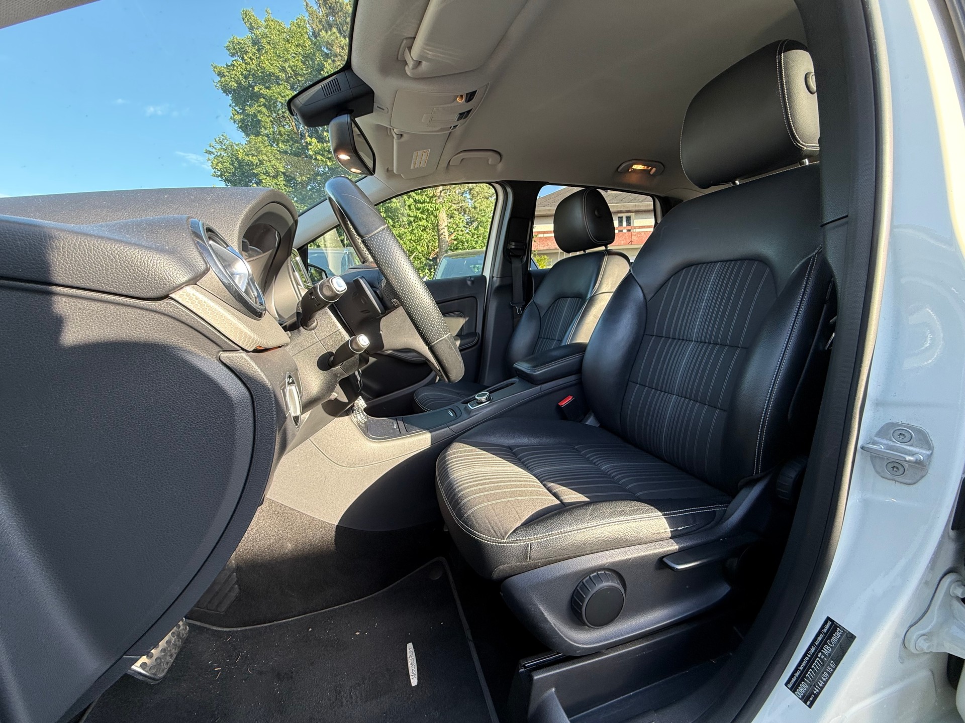MERCEDES-BENZ B 180 7G-DCT-image-9