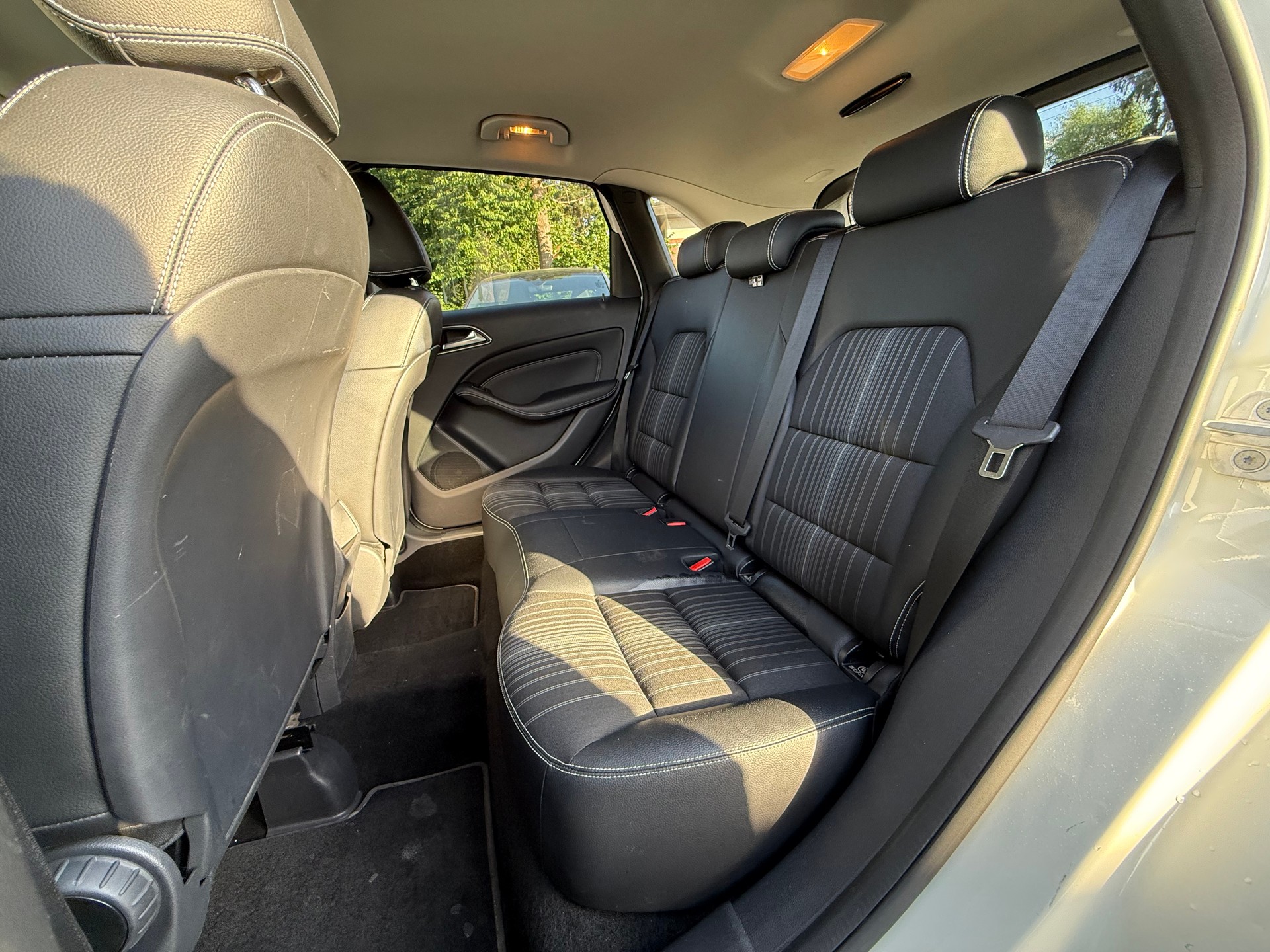 MERCEDES-BENZ B 180 7G-DCT-image-10