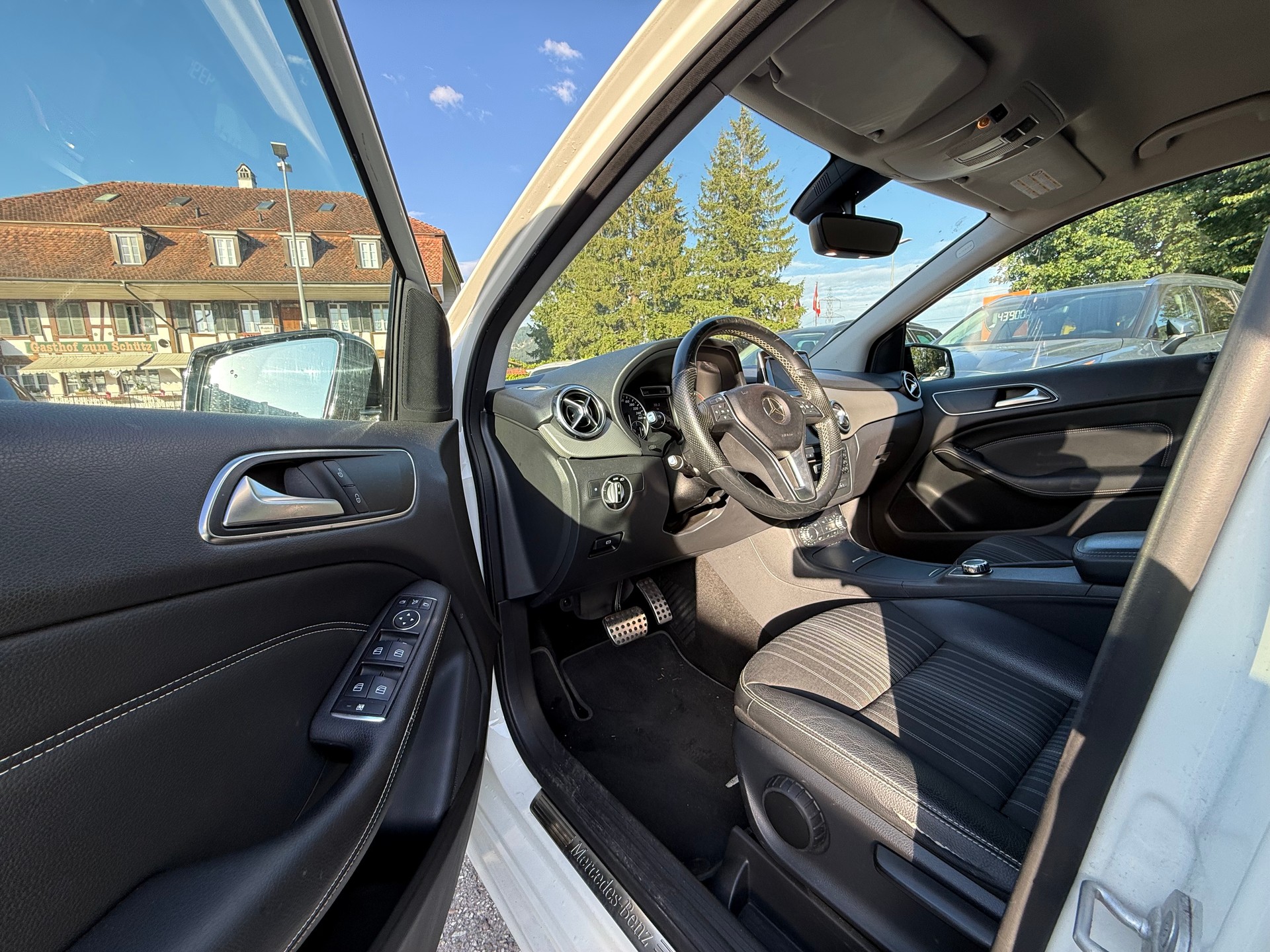 MERCEDES-BENZ B 180 7G-DCT-image-8