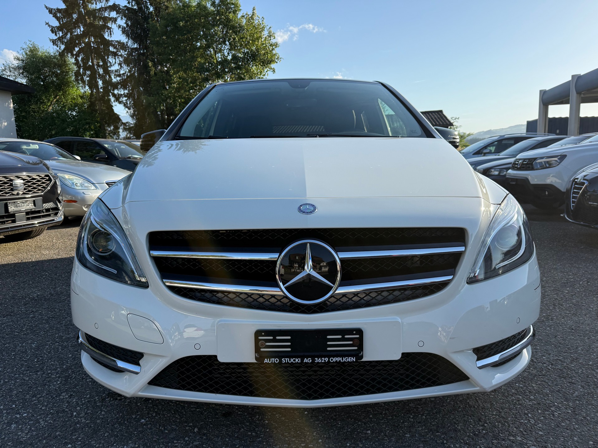 MERCEDES-BENZ B 180 7G-DCT-image-1