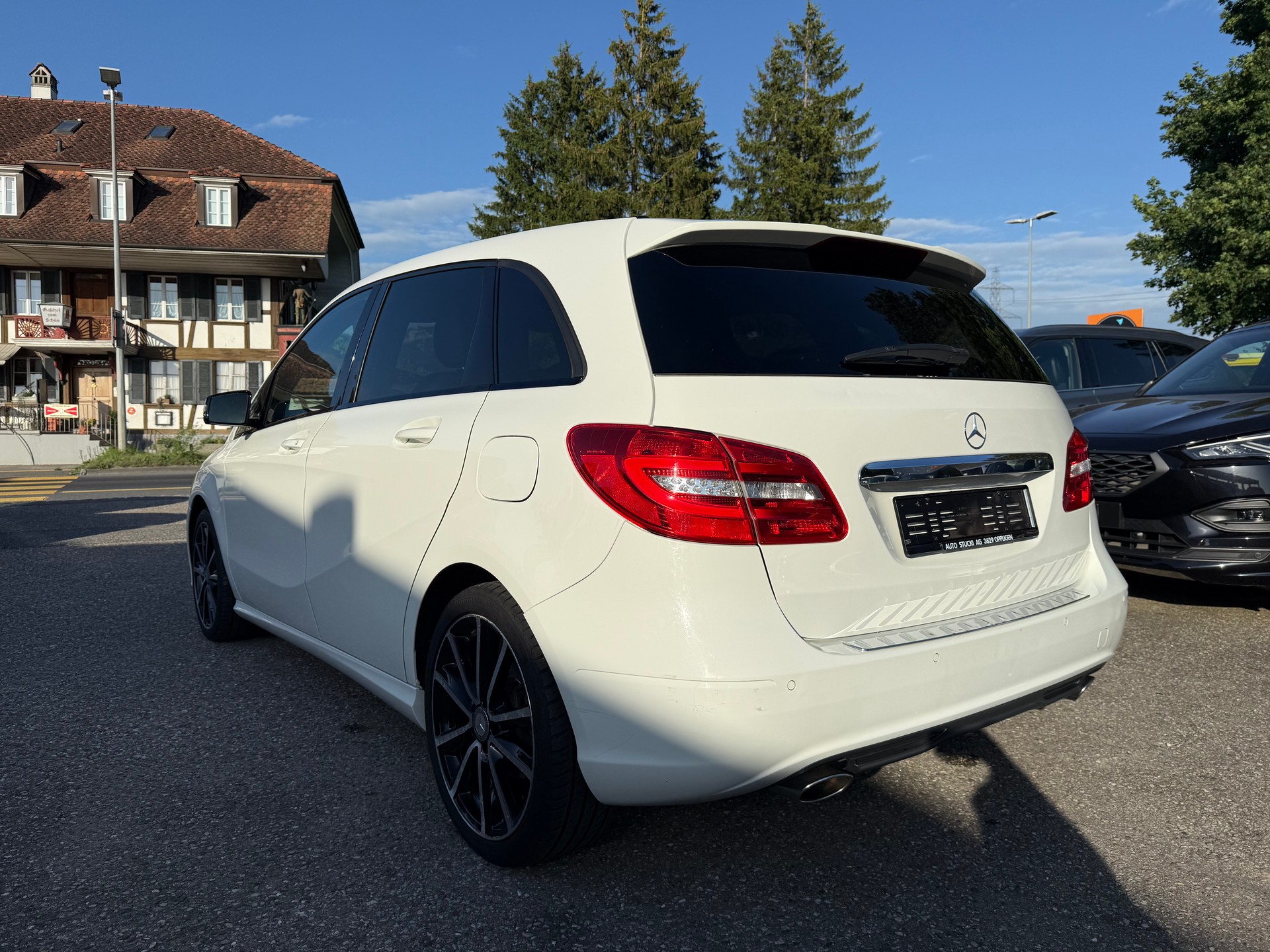 MERCEDES-BENZ B 180 7G-DCT-image-6