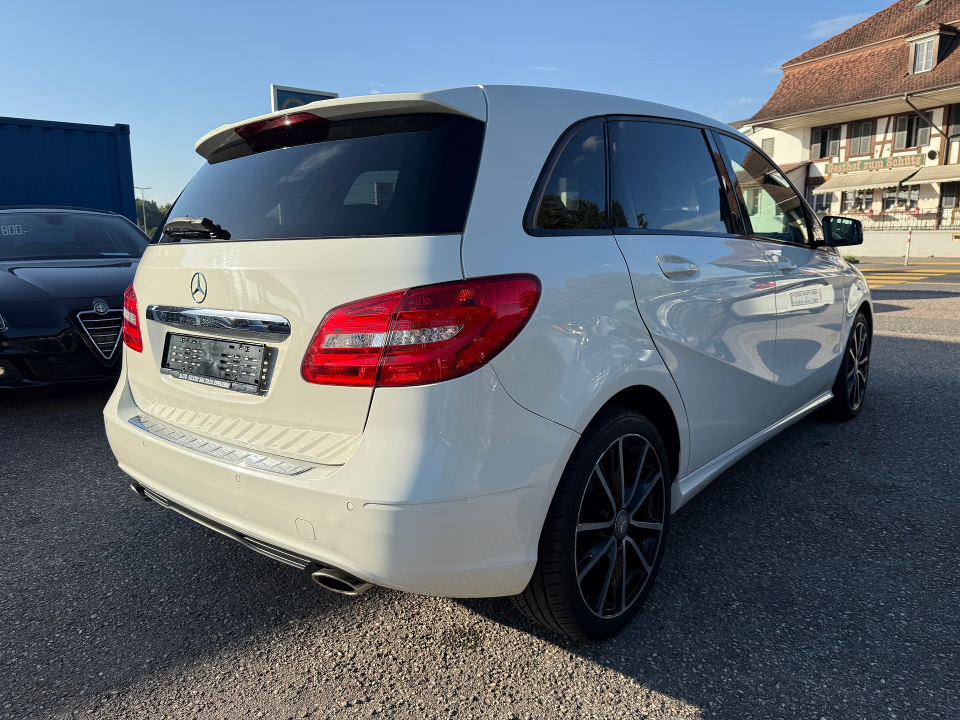 MERCEDES-BENZ B 180 7G-DCT-image-4