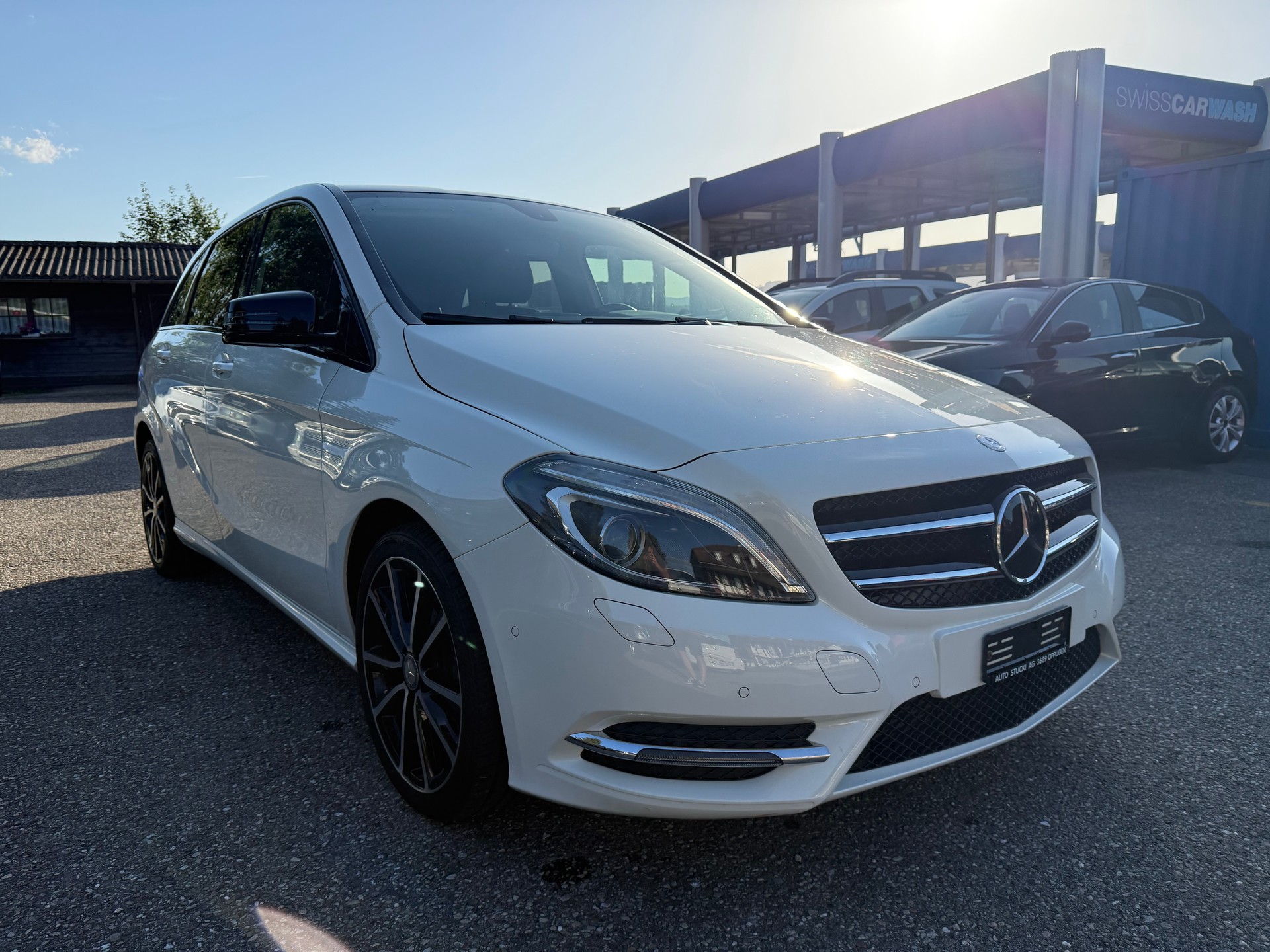 MERCEDES-BENZ B 180 7G-DCT-image-2