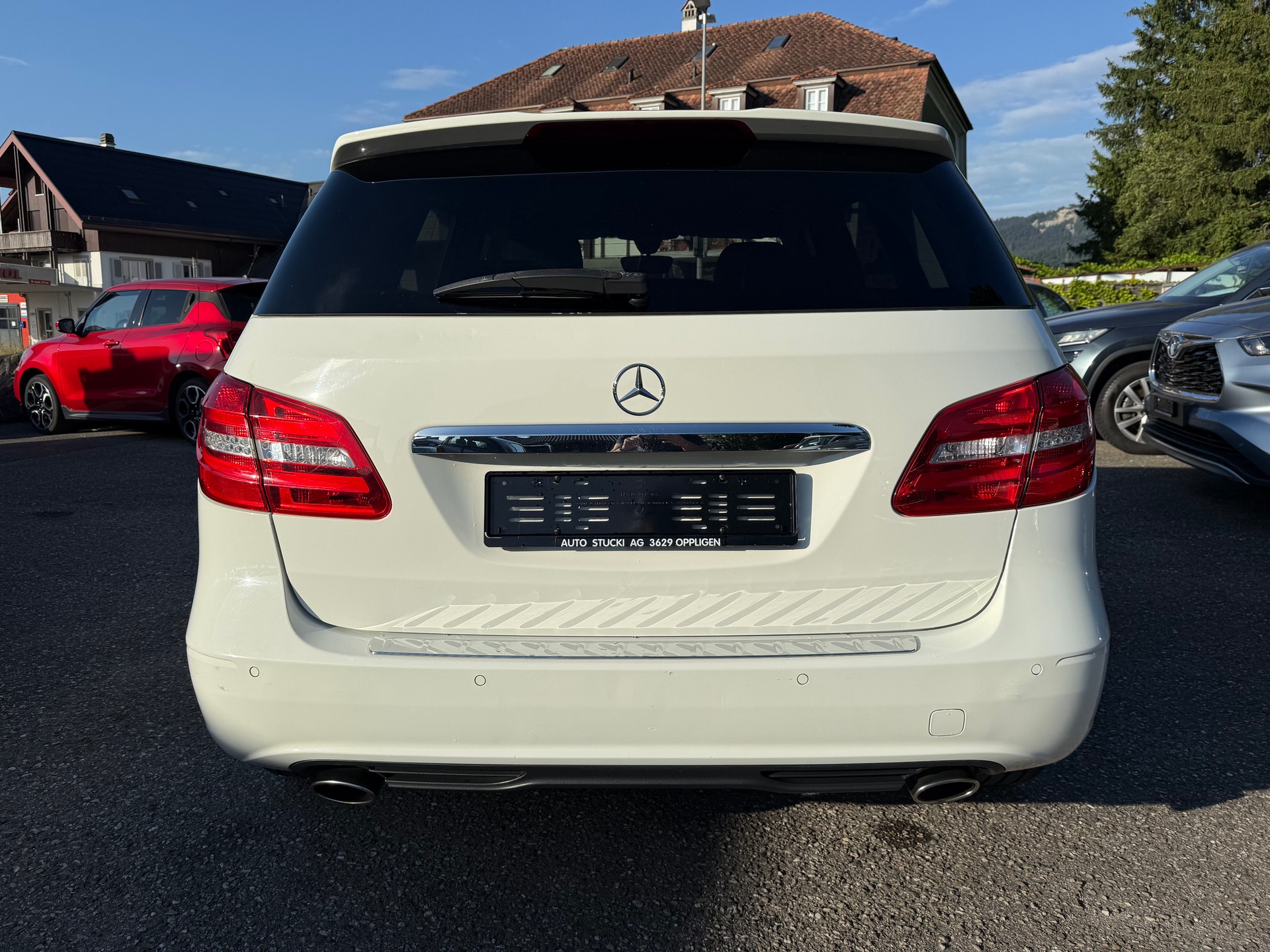 MERCEDES-BENZ B 180 7G-DCT-image-5