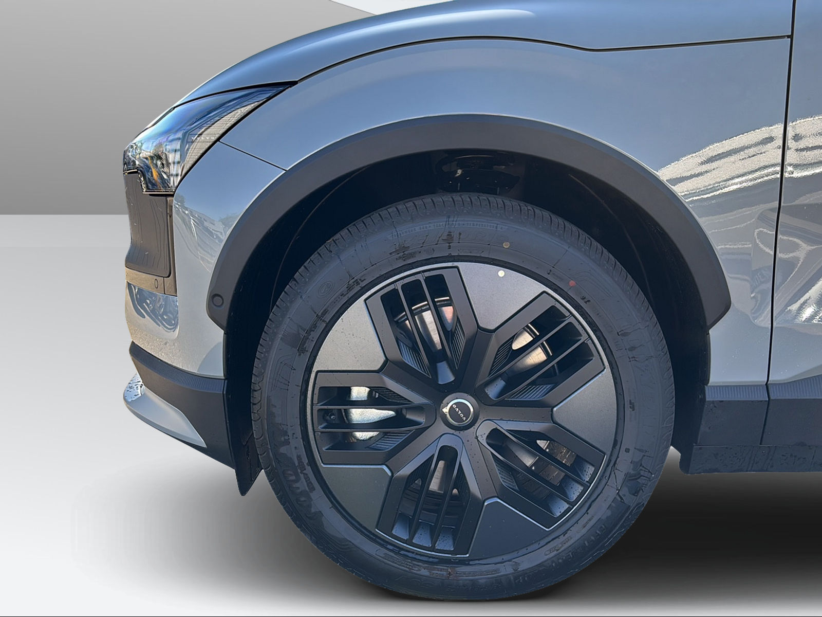 VOLVO EX30 Cross Country P8 69 kWh AWD Ultra-image-14