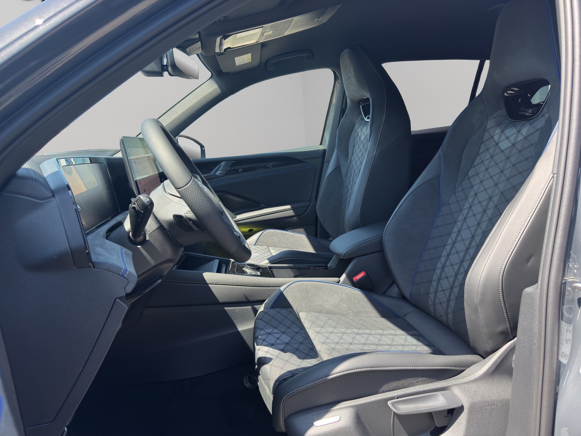 VW Tiguan 2.0 TSI DSG R-Line 4Motion-image-8