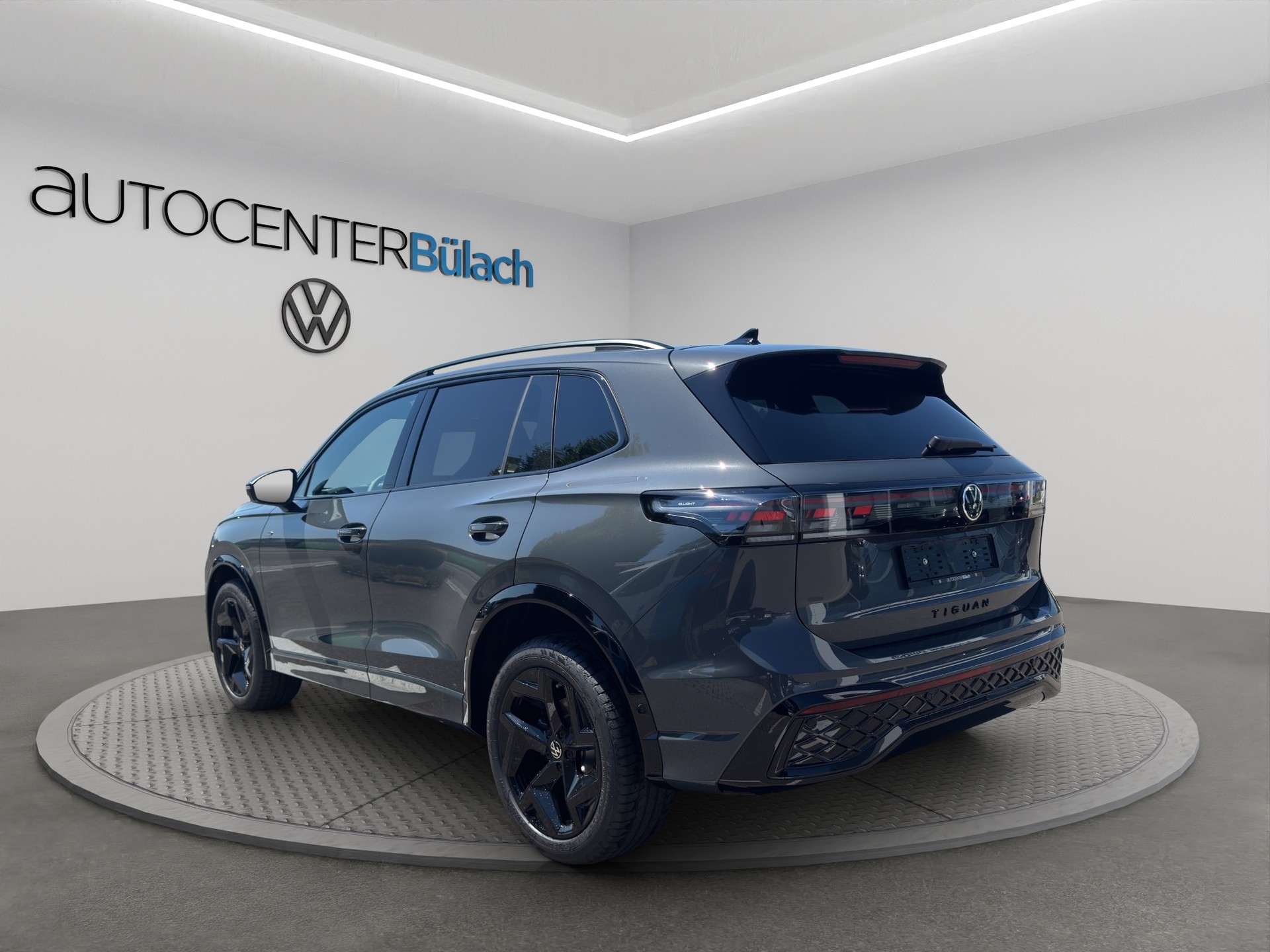 VW Tiguan 2.0 TSI DSG R-Line 4Motion-image-6