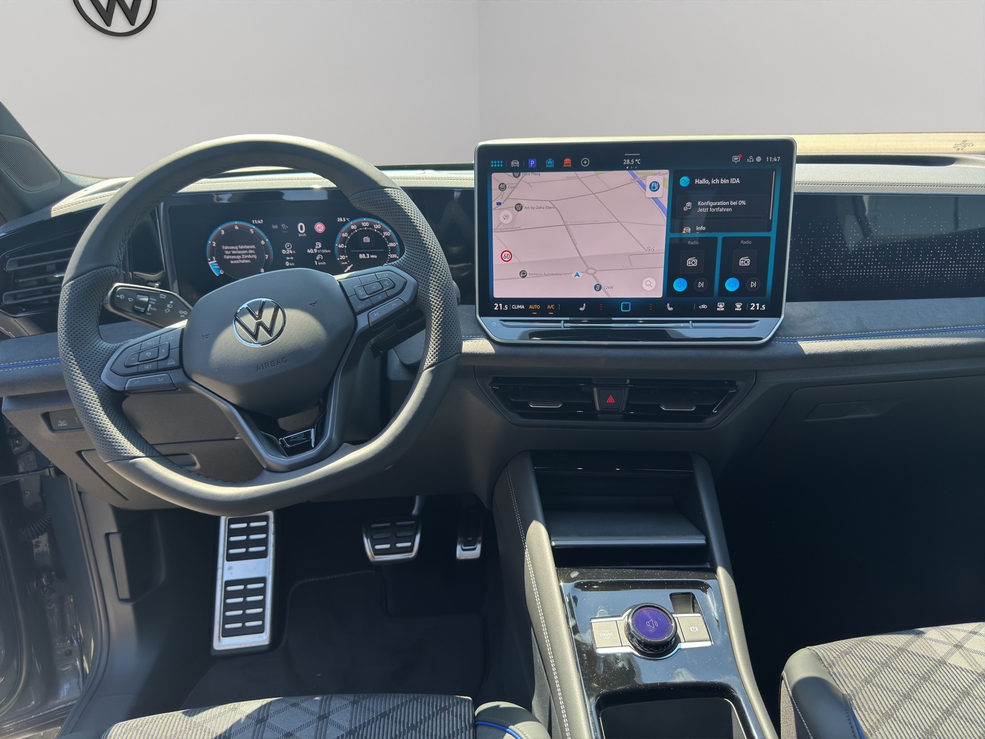 VW Tiguan 2.0 TSI DSG R-Line 4Motion-image-11