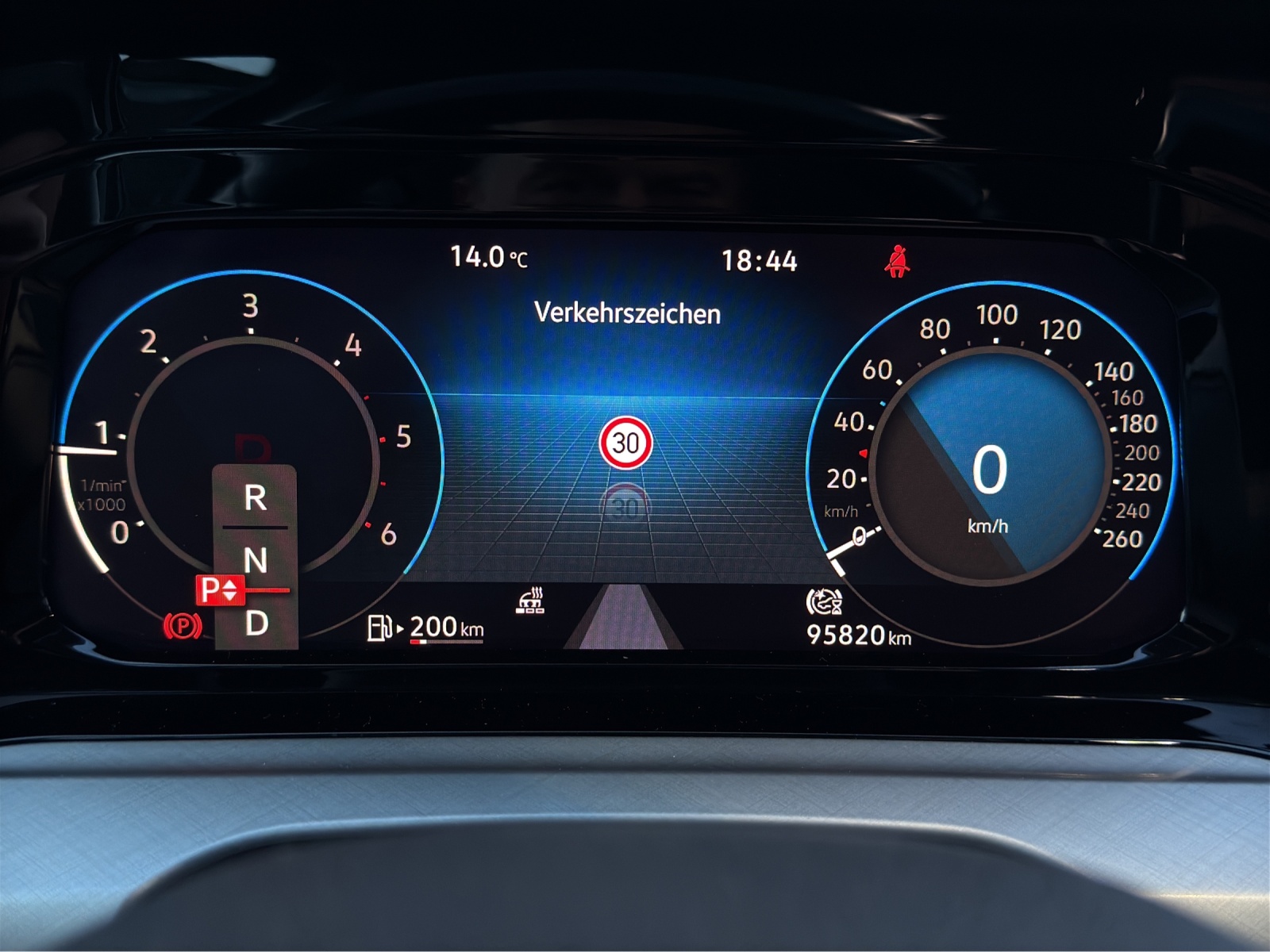 VW Golf Variant 2.0 TDI Life DSG Dephin Grau-image-21