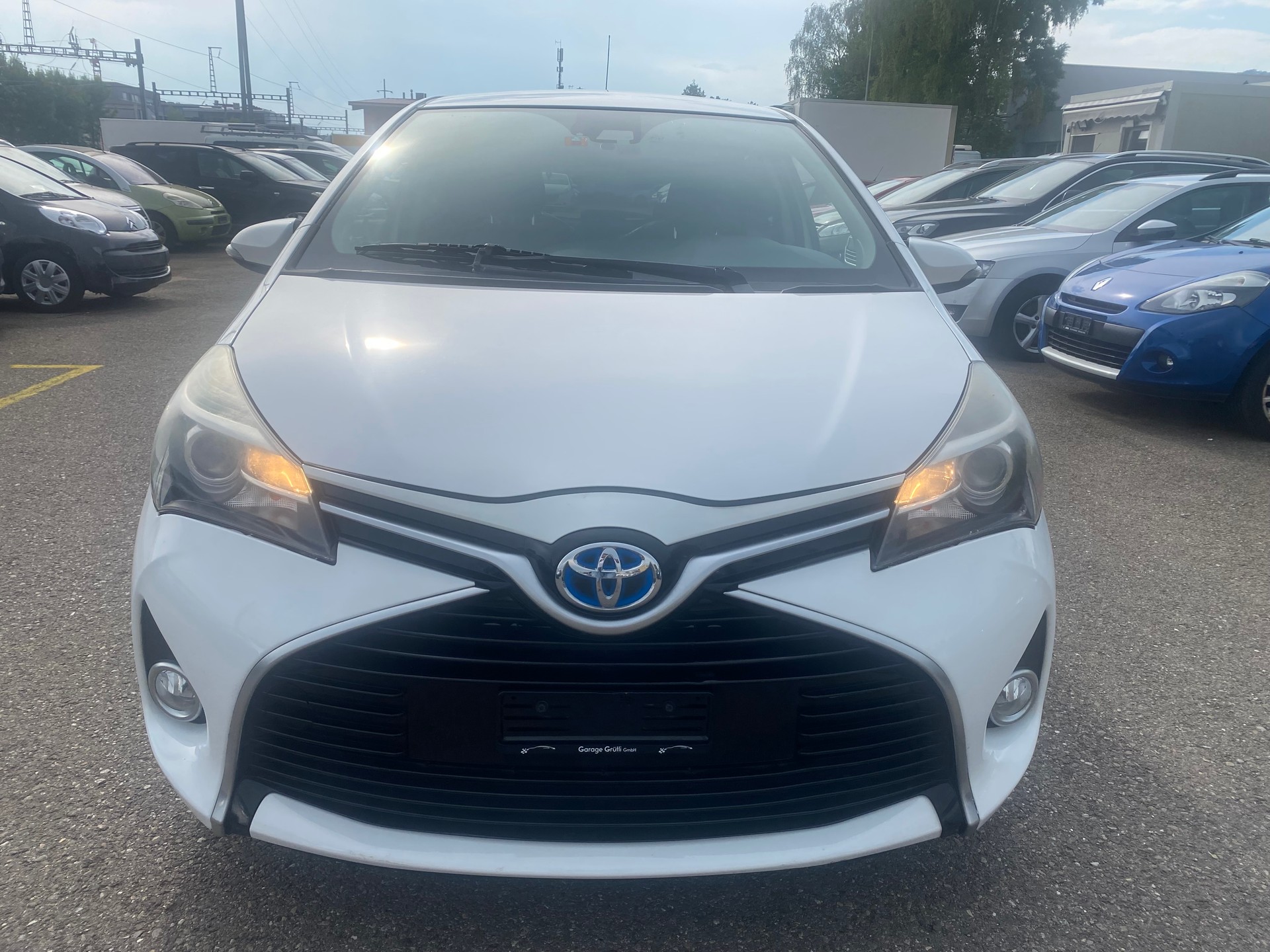 TOYOTA Yaris Hybrid-image-0
