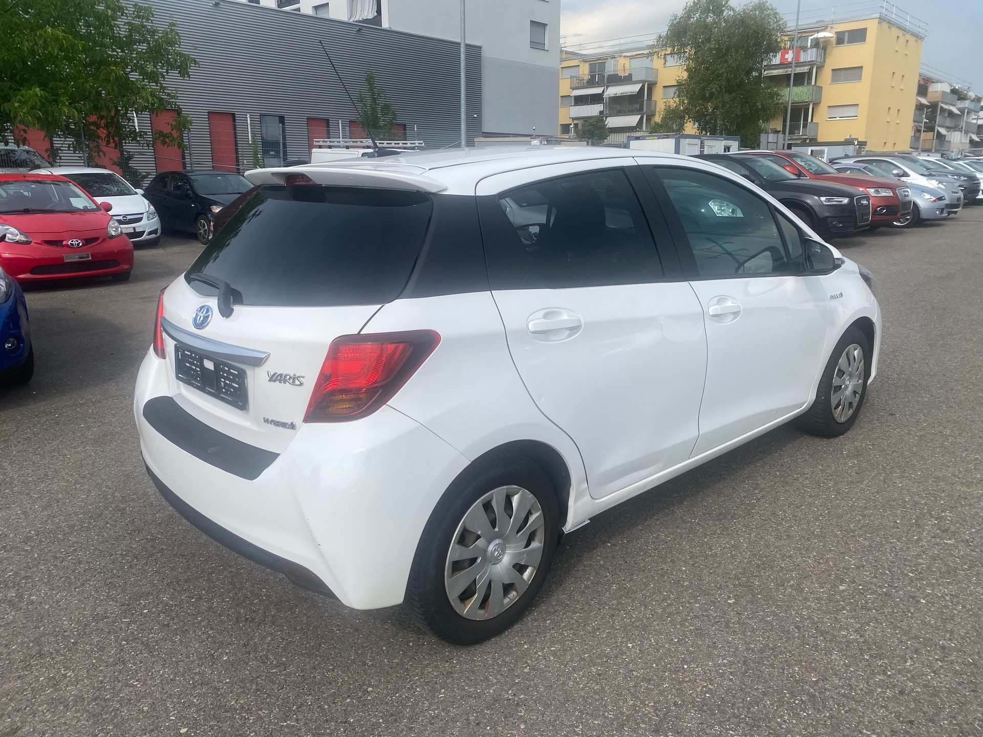 TOYOTA Yaris Hybrid-image-5