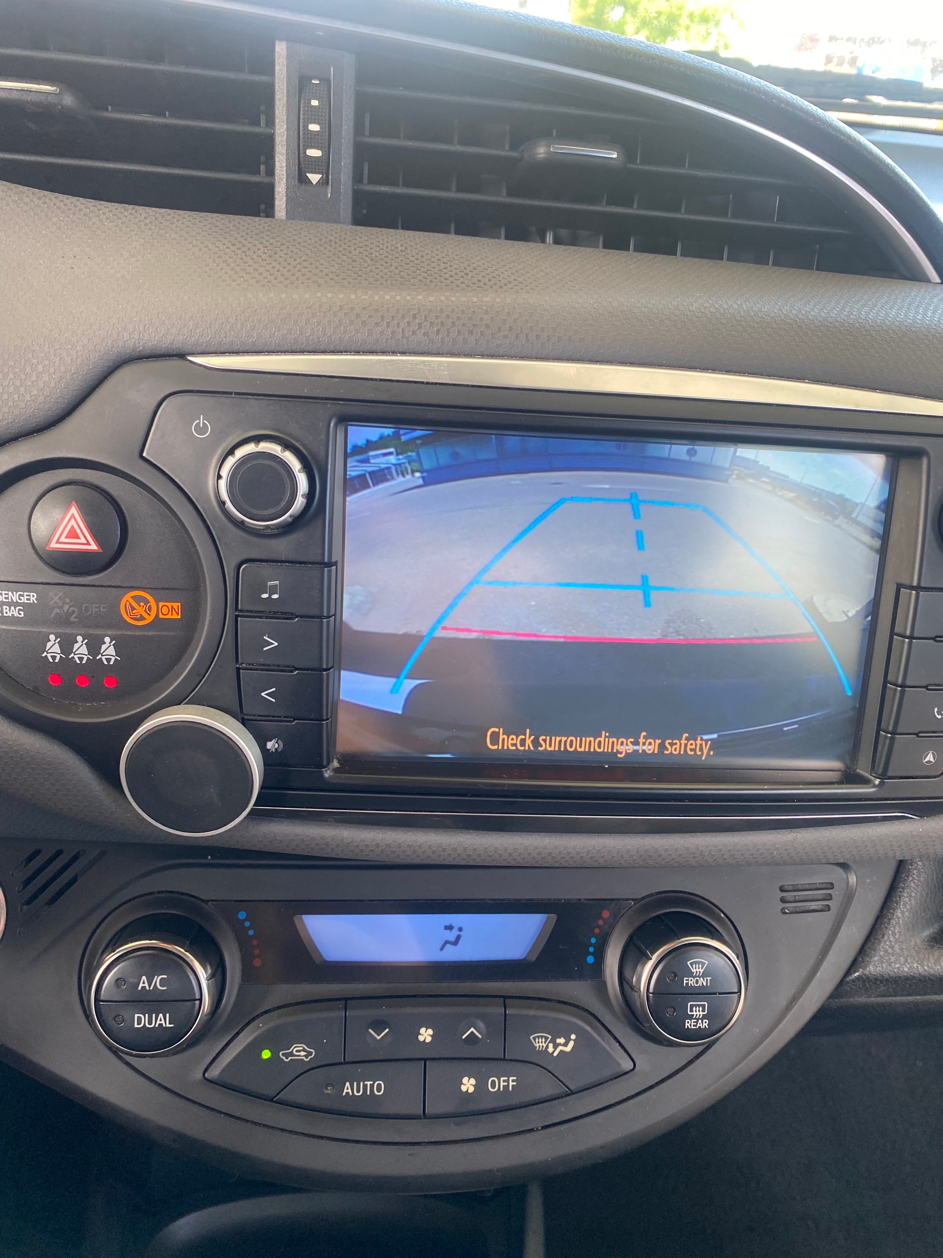 TOYOTA Yaris Hybrid-image-11