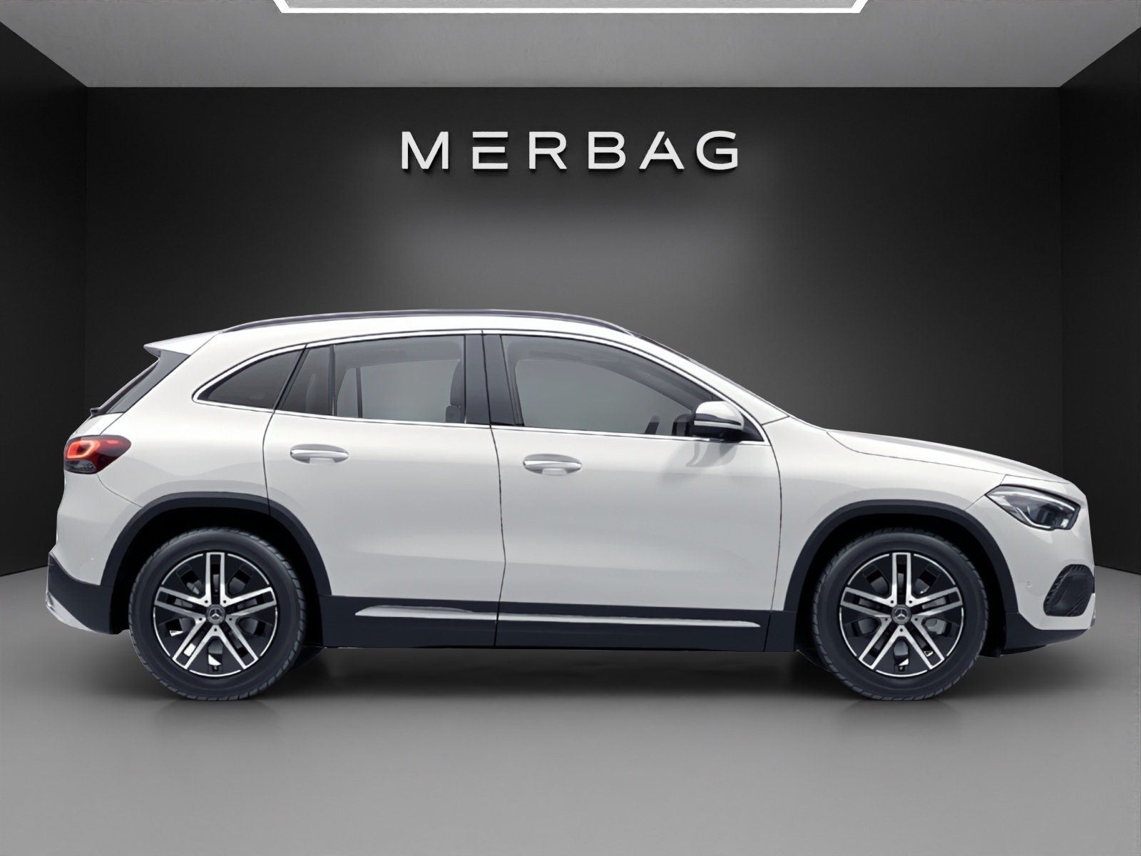 MERCEDES-BENZ GLA 250 4Matic Progressive 8G-DCT-image-1