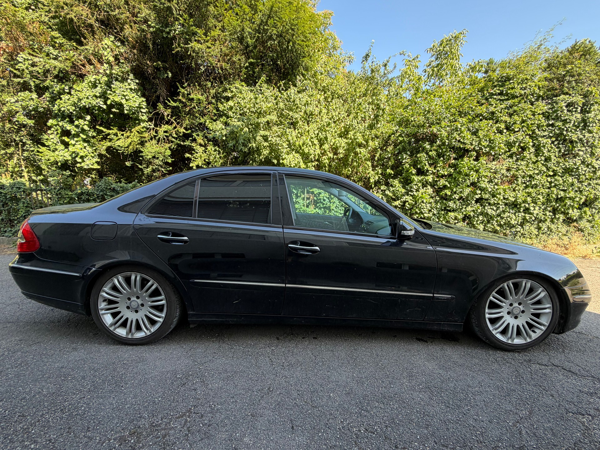 MERCEDES-BENZ E 350 Classic 4Matic Automatic-image-1