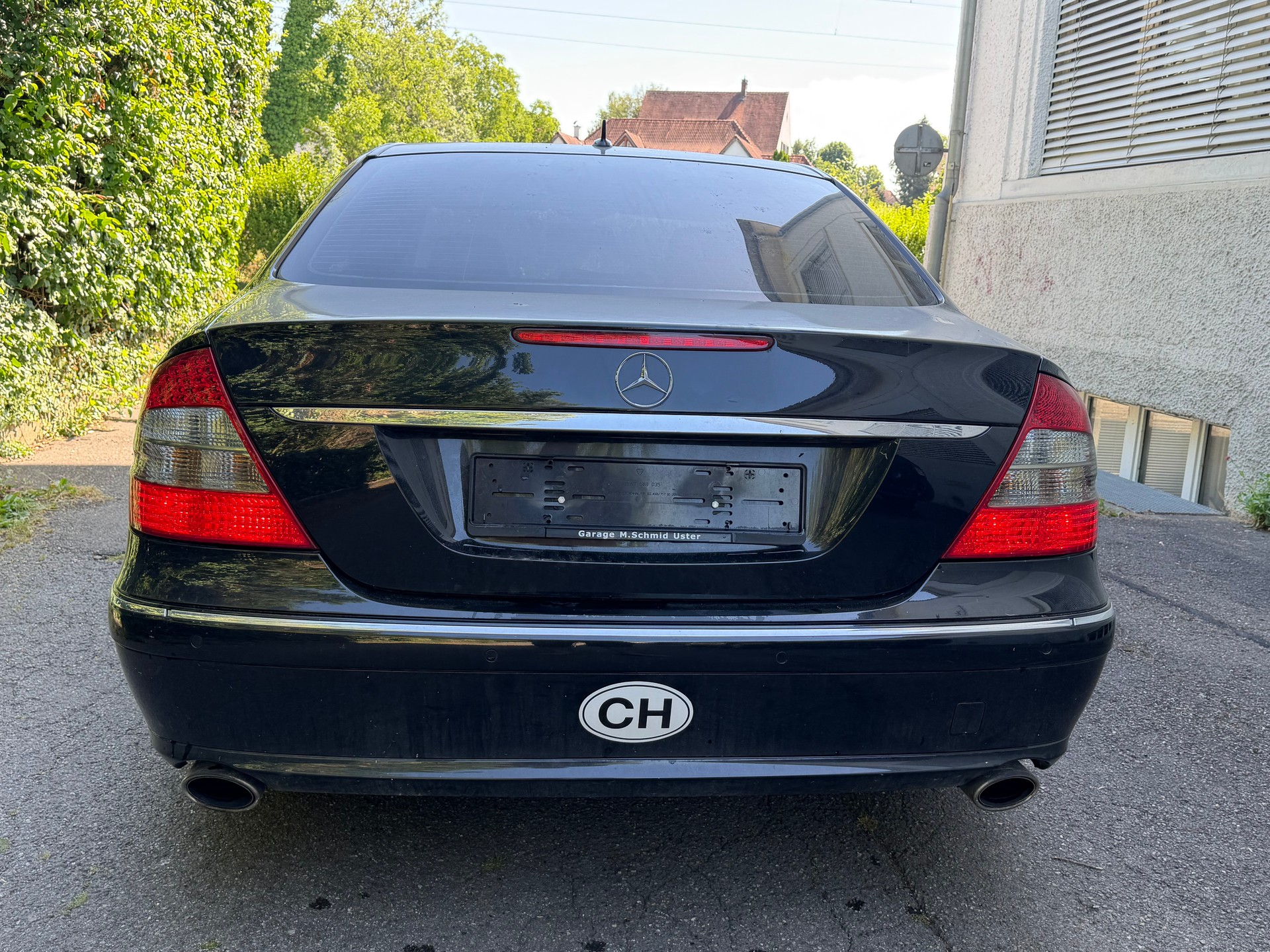MERCEDES-BENZ E 350 Classic 4Matic Automatic-image-3