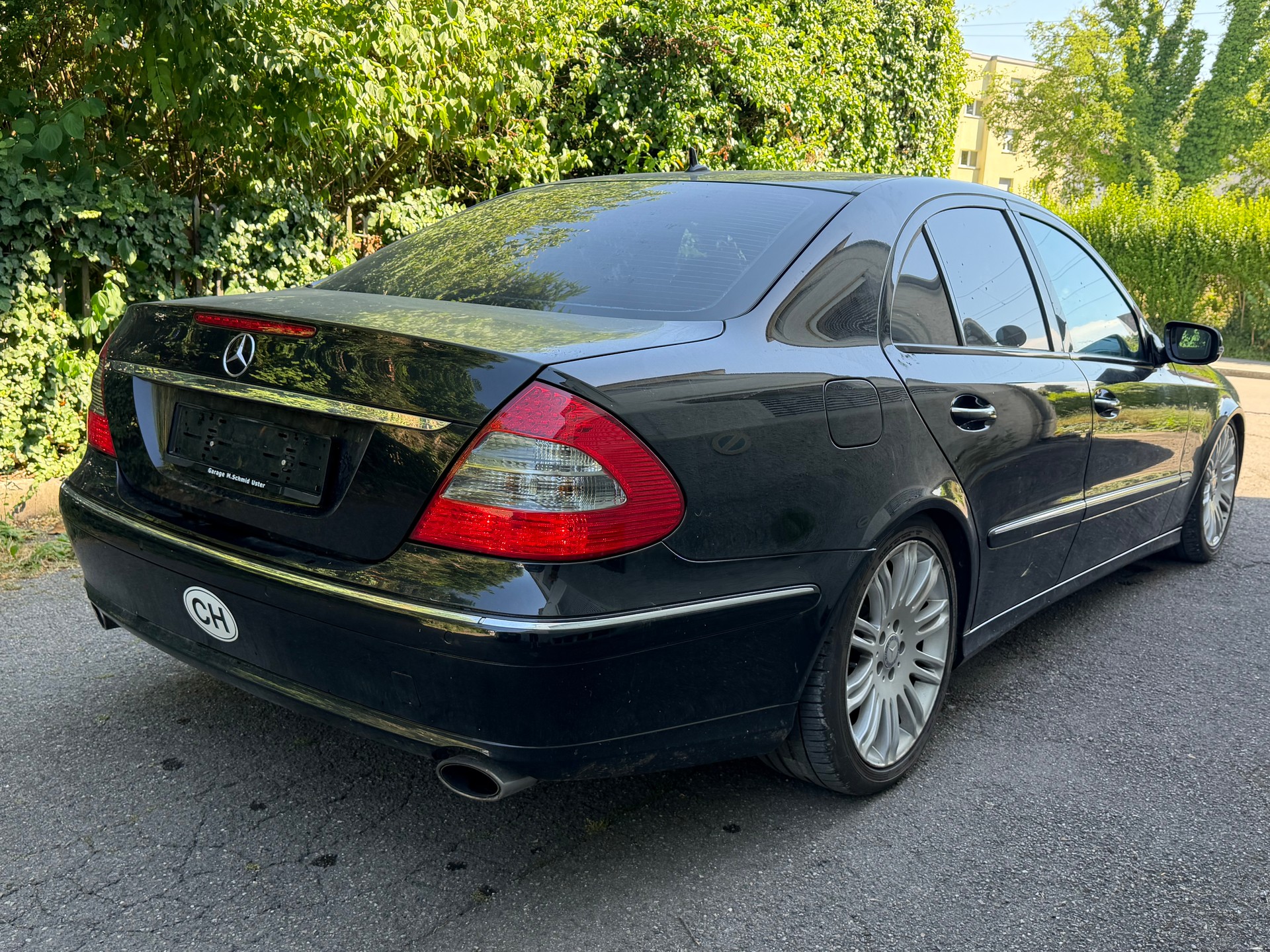 MERCEDES-BENZ E 350 Classic 4Matic Automatic-image-2