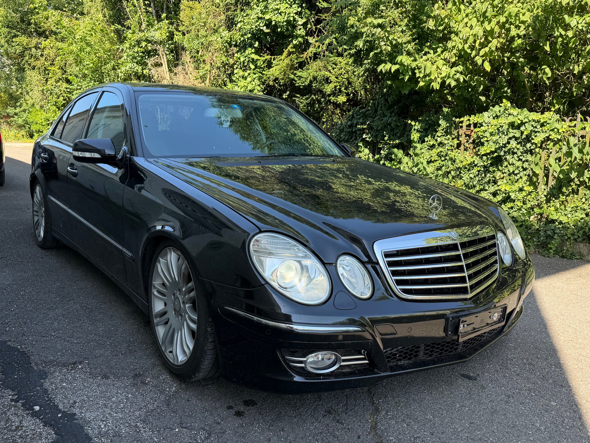 MERCEDES-BENZ E 350 Classic 4Matic Automatic-image-0