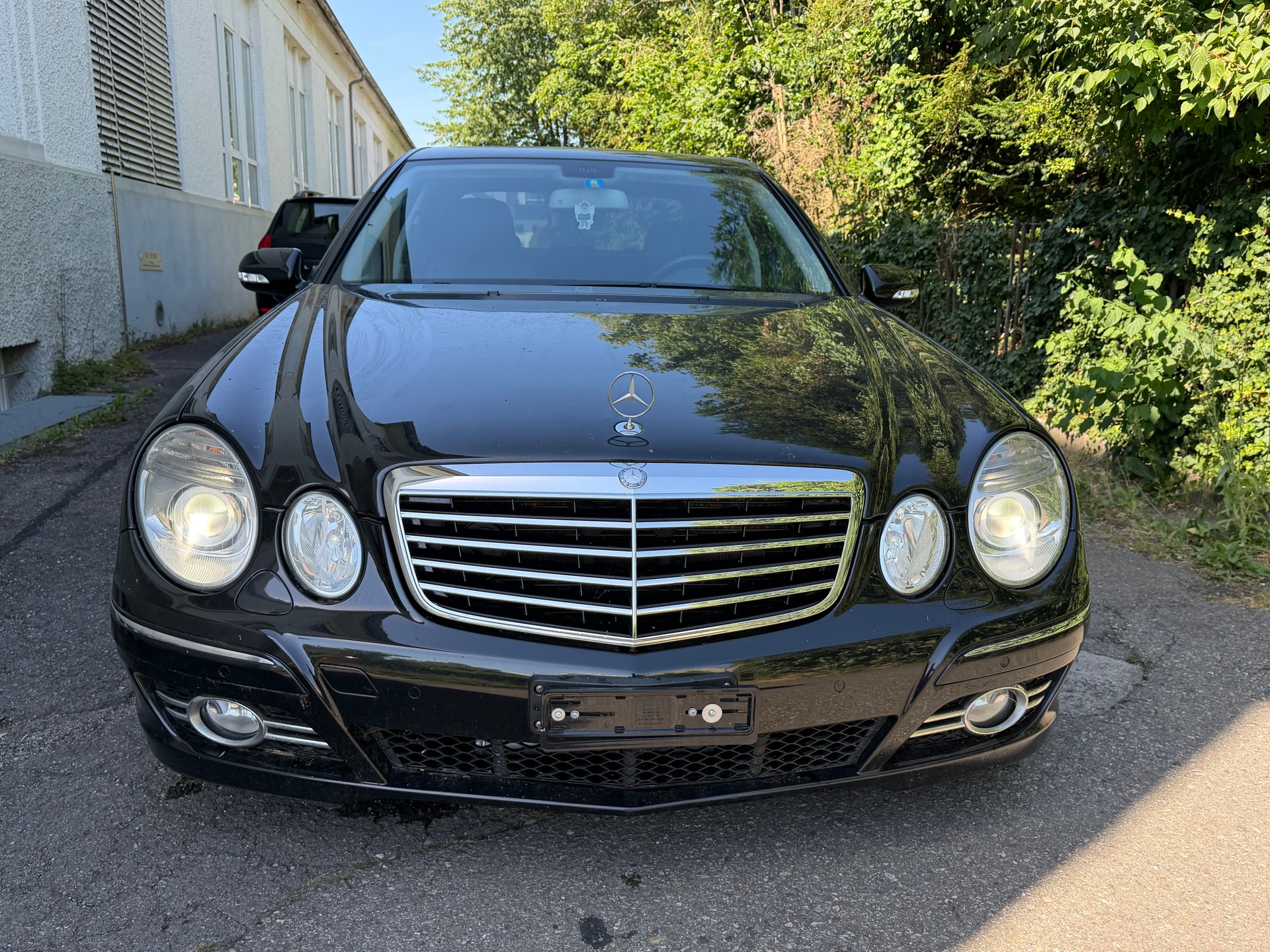 MERCEDES-BENZ E 350 Classic 4Matic Automatic-image-7