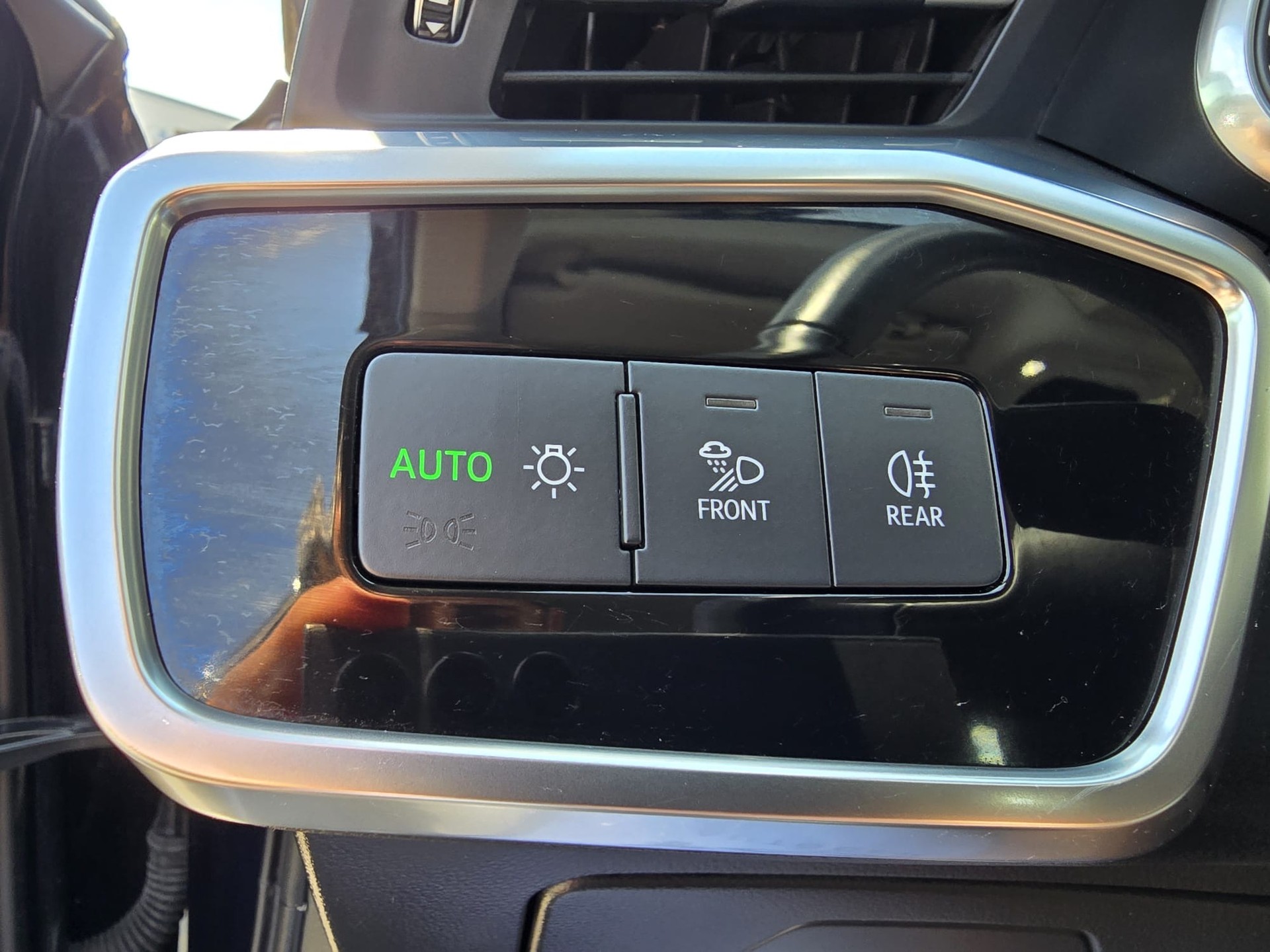 AUDI A6 Avant 40 TDI Design S-tronic-image-15