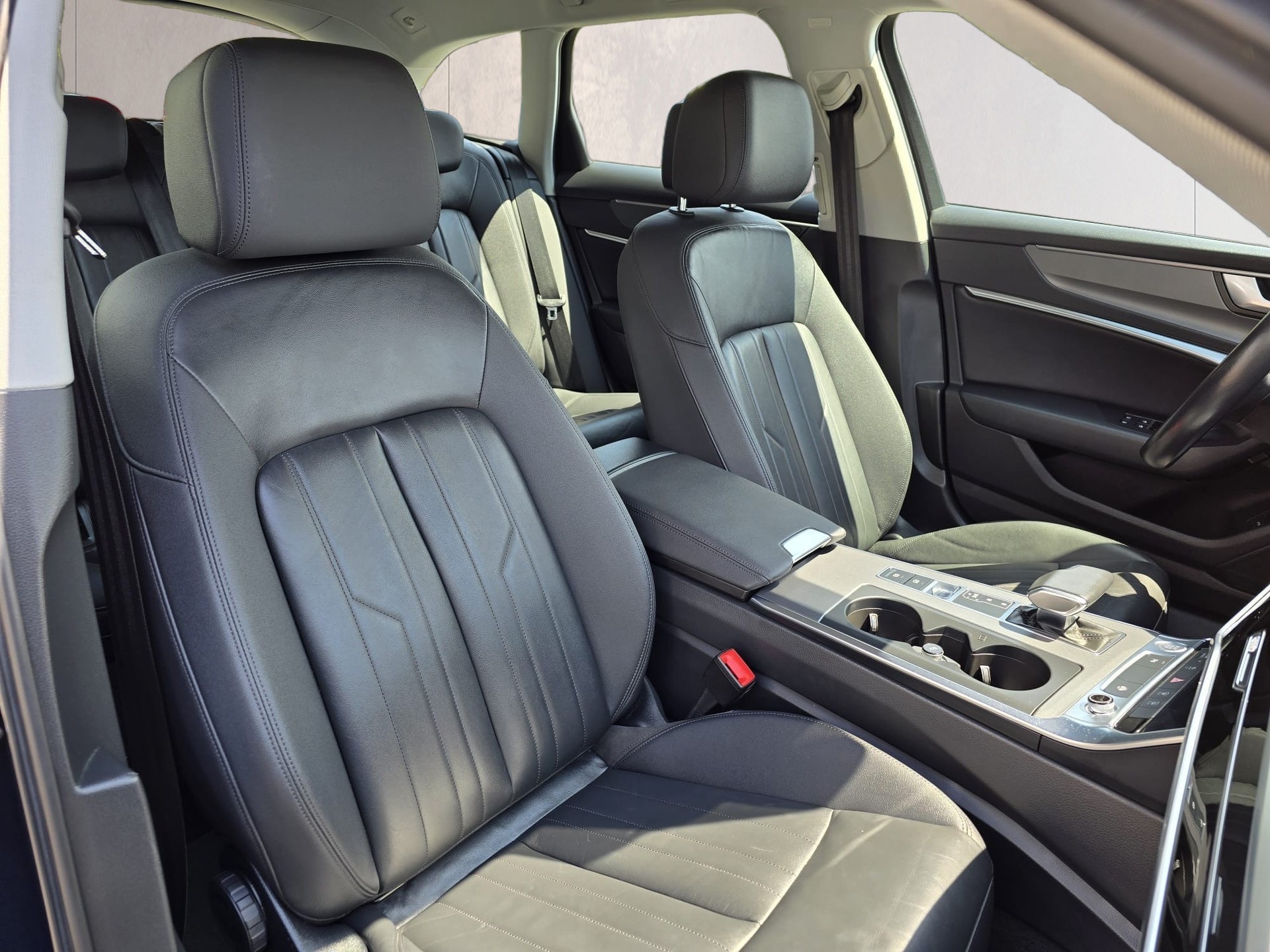 AUDI A6 Avant 40 TDI Design S-tronic-image-23