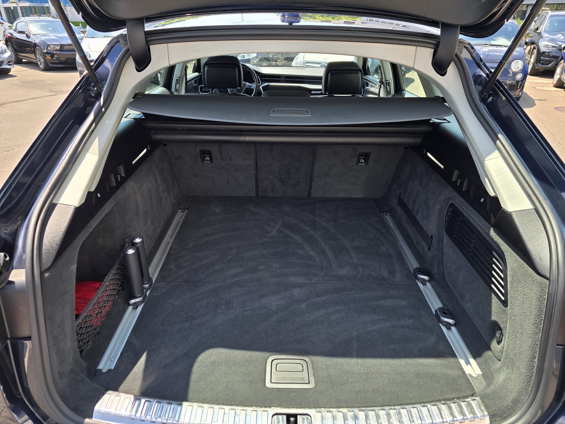 AUDI A6 Avant 40 TDI Design S-tronic-image-24