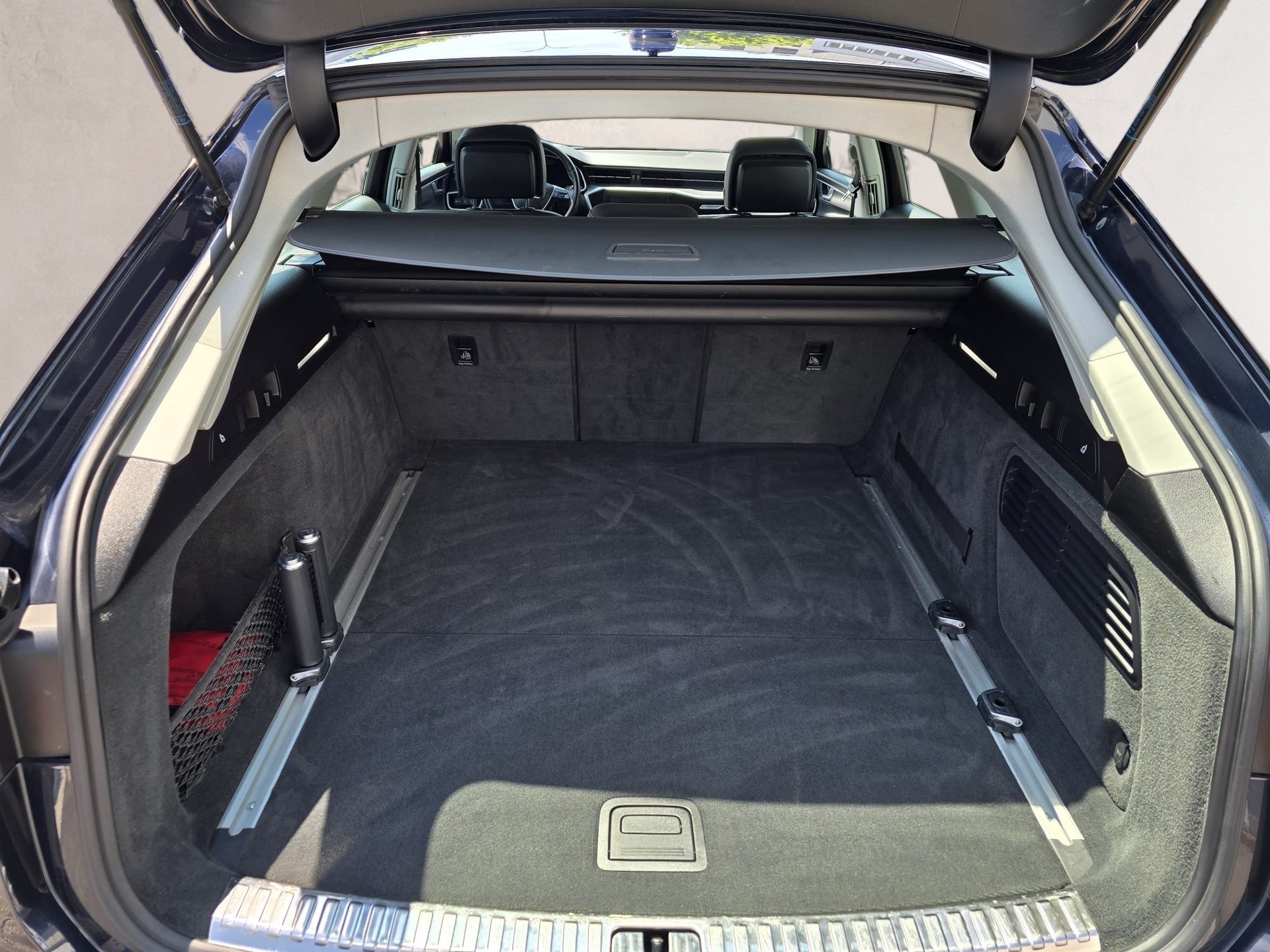AUDI A6 Avant 40 TDI Design S-tronic-image-24
