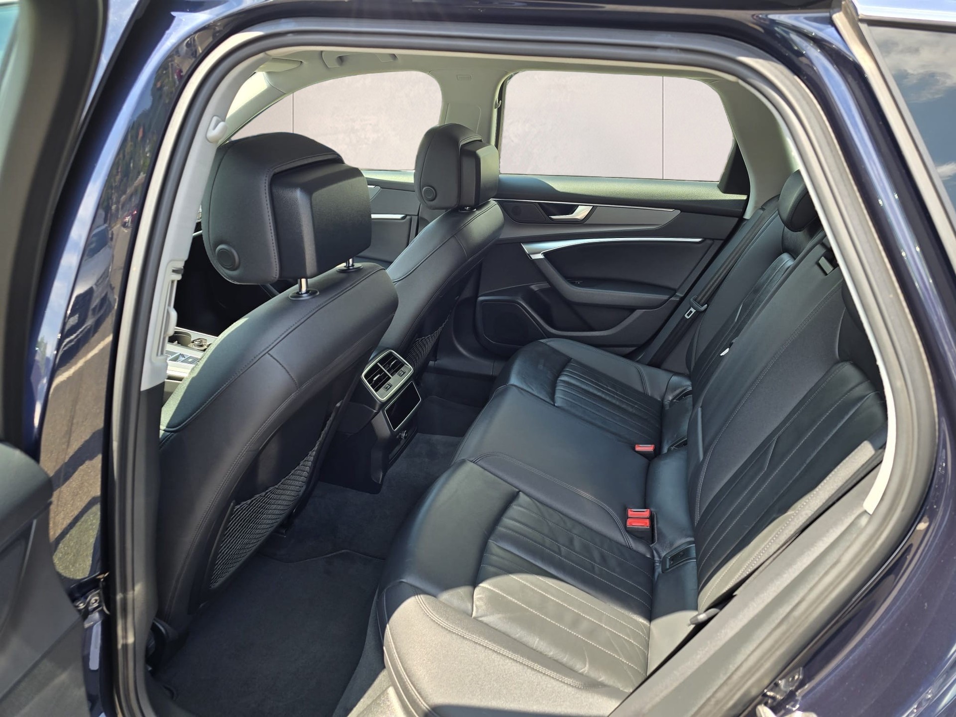 AUDI A6 Avant 40 TDI Design S-tronic-image-21