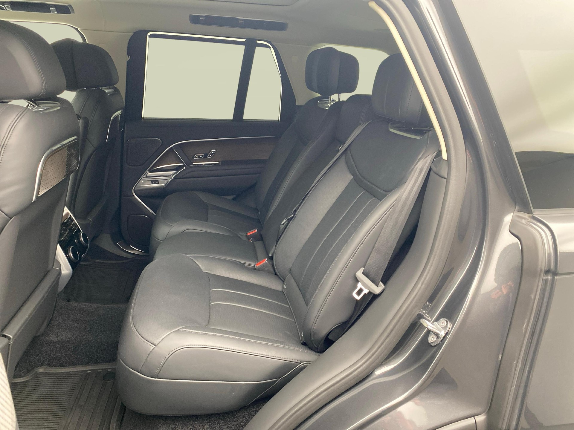 LAND ROVER Range Rover 4.4 V8 Autobiography-image-3