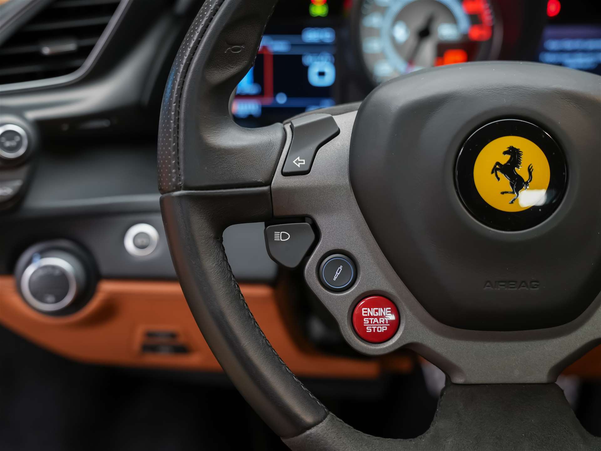 FERRARI 488 GTB 3.9 V8 *Daytona Racing-Sitze*Liftsystem*-image-30