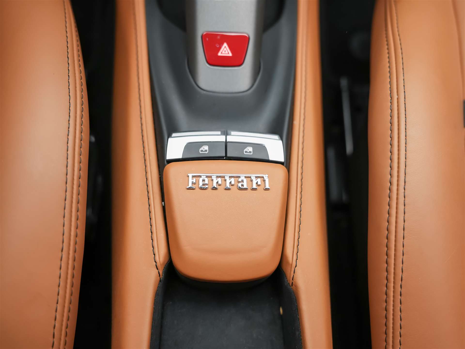 FERRARI 488 GTB 3.9 V8 *Daytona Racing-Sitze*Liftsystem*-image-25