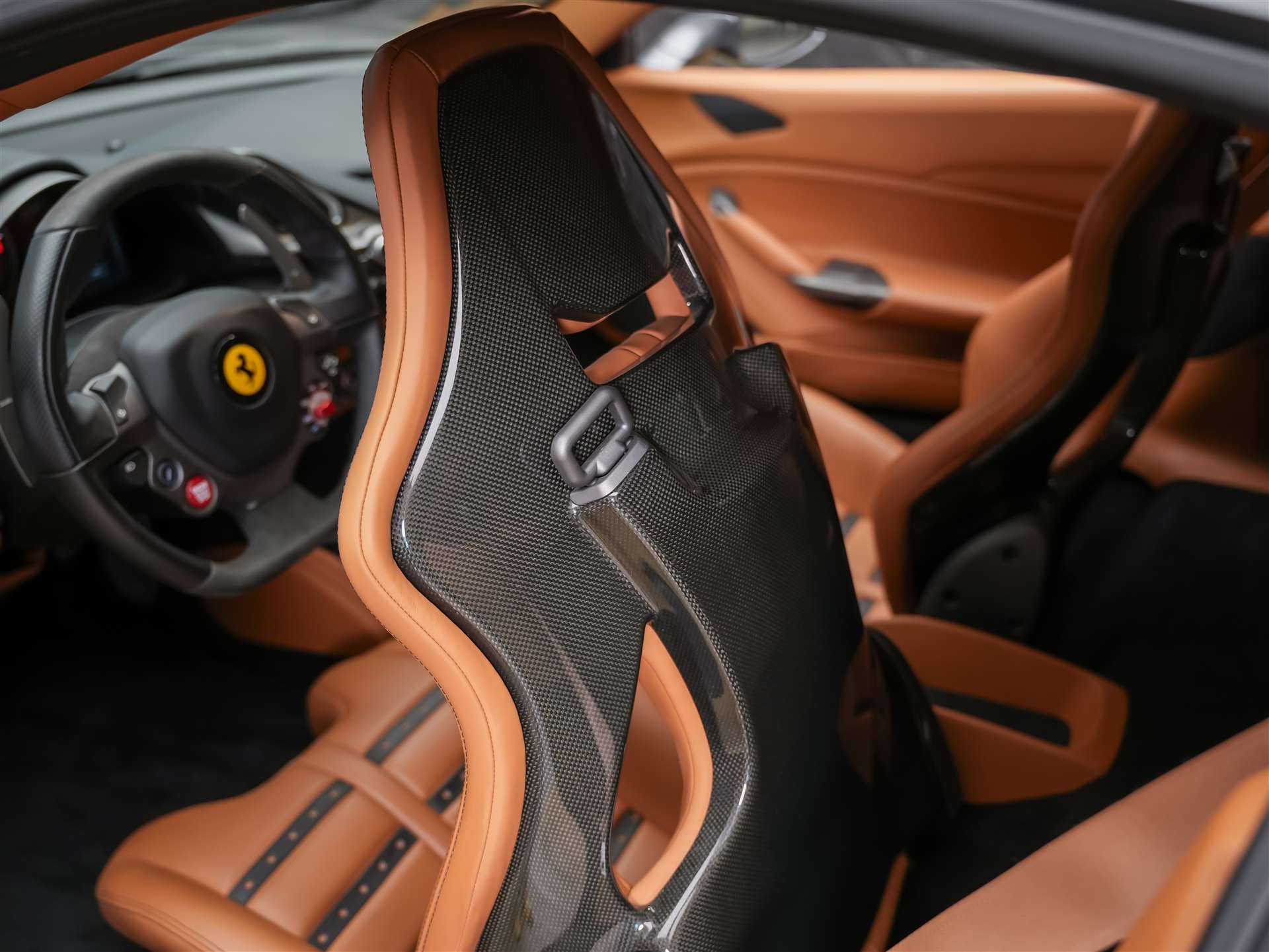 FERRARI 488 GTB 3.9 V8 *Daytona Racing-Sitze*Liftsystem*-image-11
