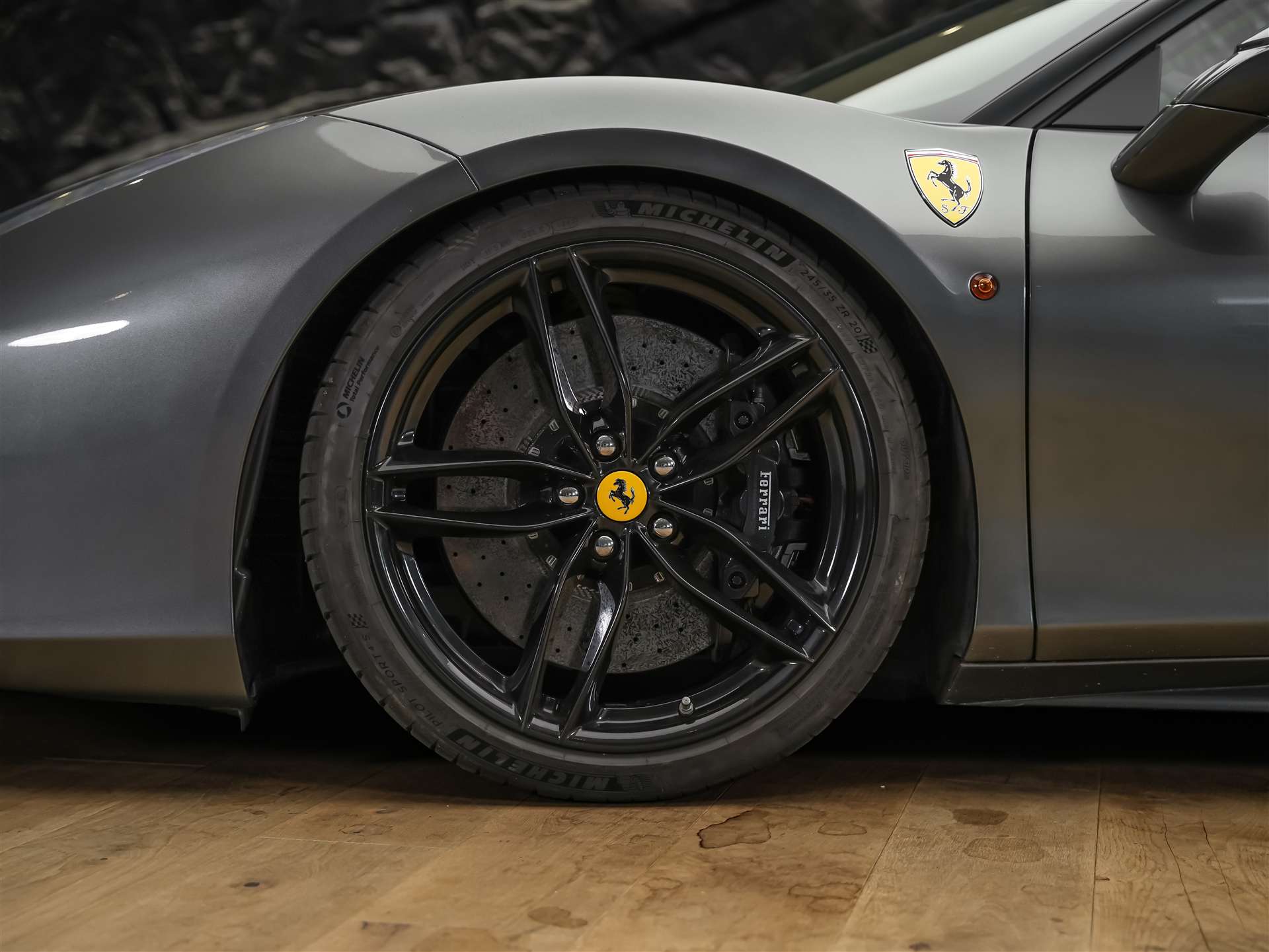 FERRARI 488 GTB 3.9 V8 *Daytona Racing-Sitze*Liftsystem*-image-14
