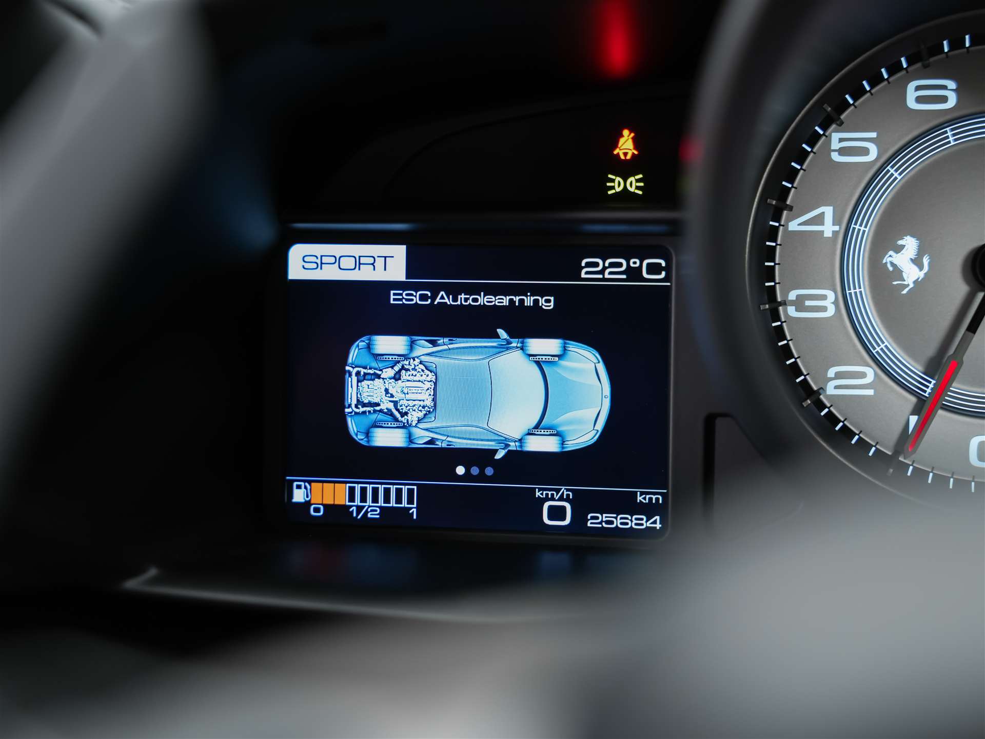 FERRARI 488 GTB 3.9 V8 *Daytona Racing-Sitze*Liftsystem*-image-40